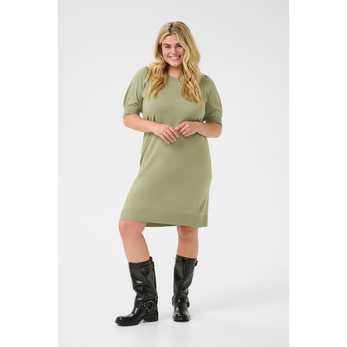 Lässiges Strick-T-Shirt-Kleid