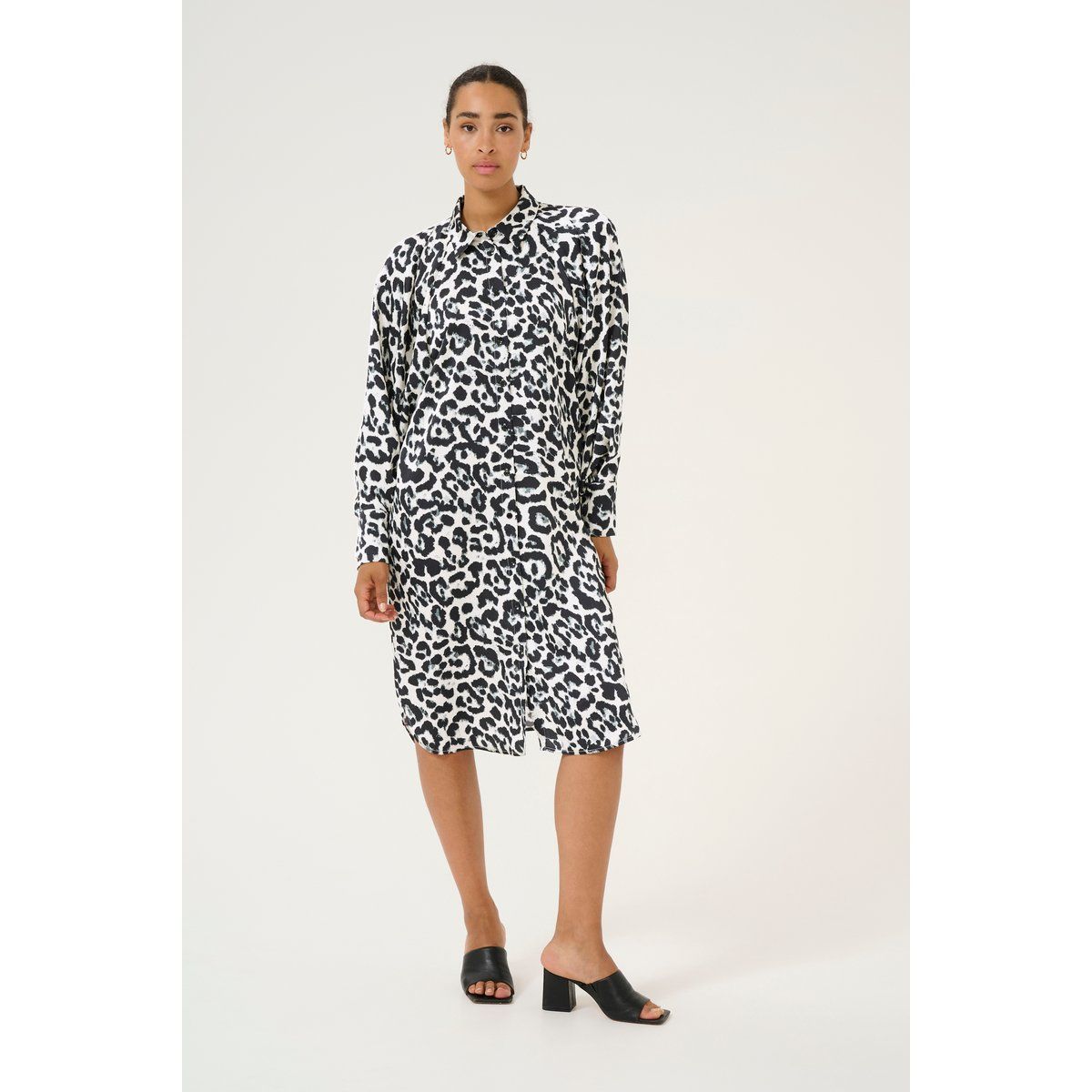 Kleid Loose fit white black