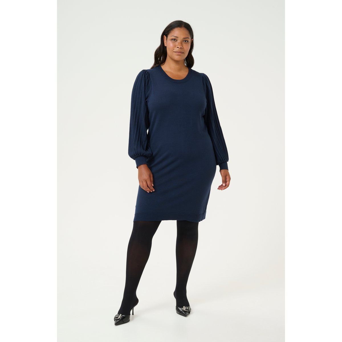 Strickkleid mit plissierten Ärmeln