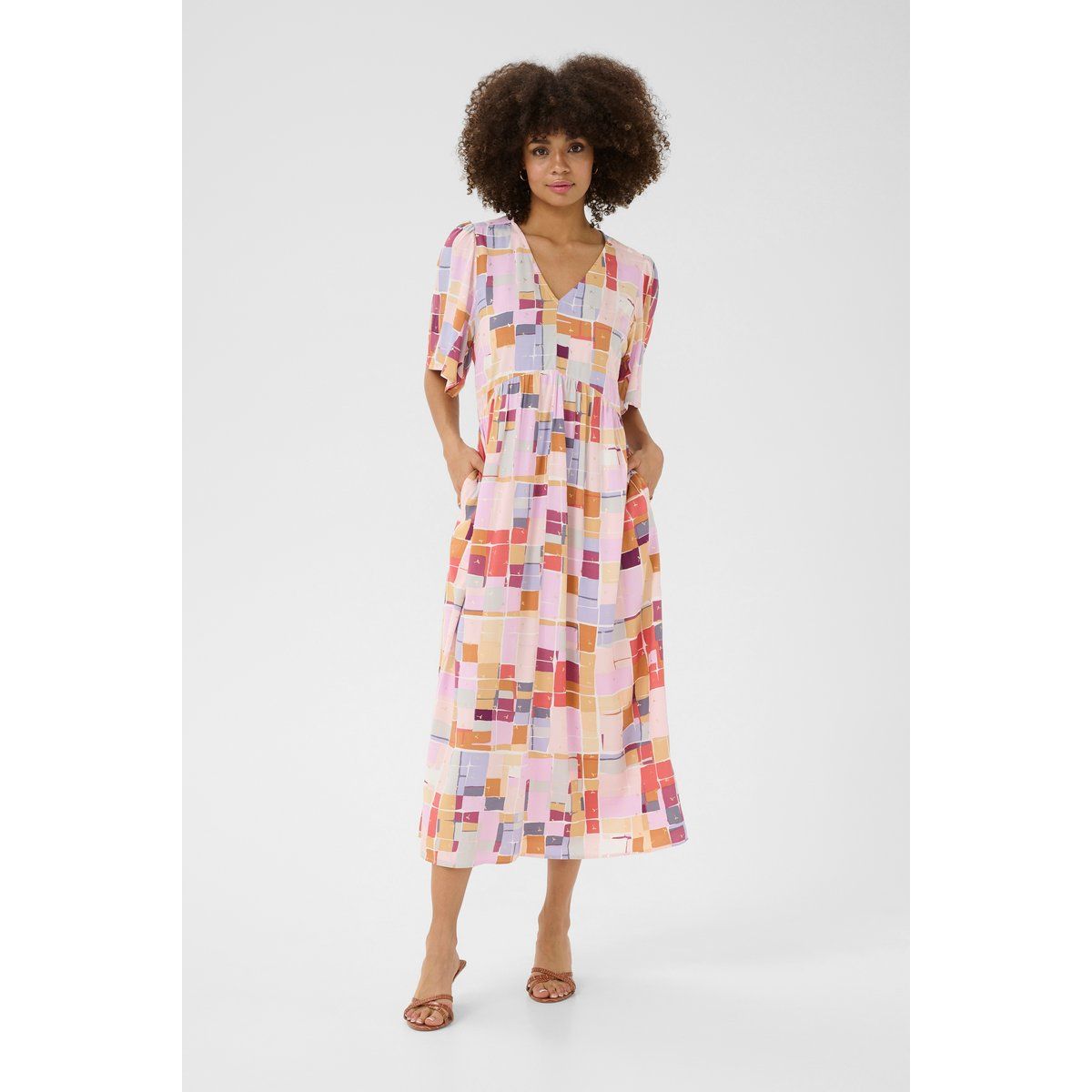 Kleid mit femininer Silhouette multicolour