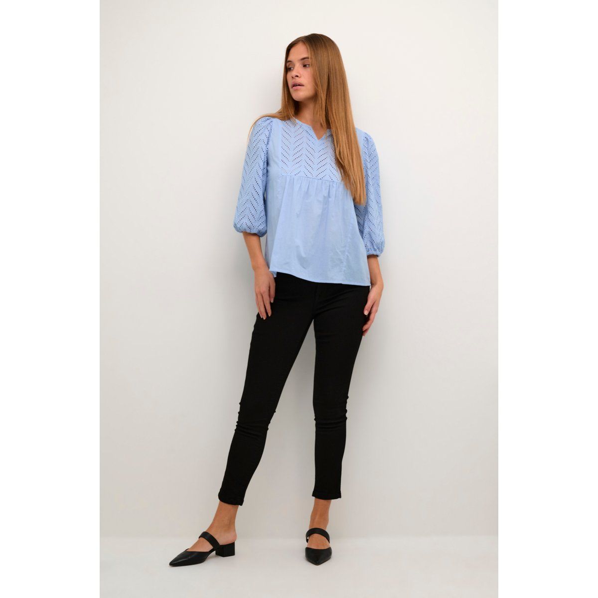 Top mit Dreiviertelärmeln und Häkeldetails