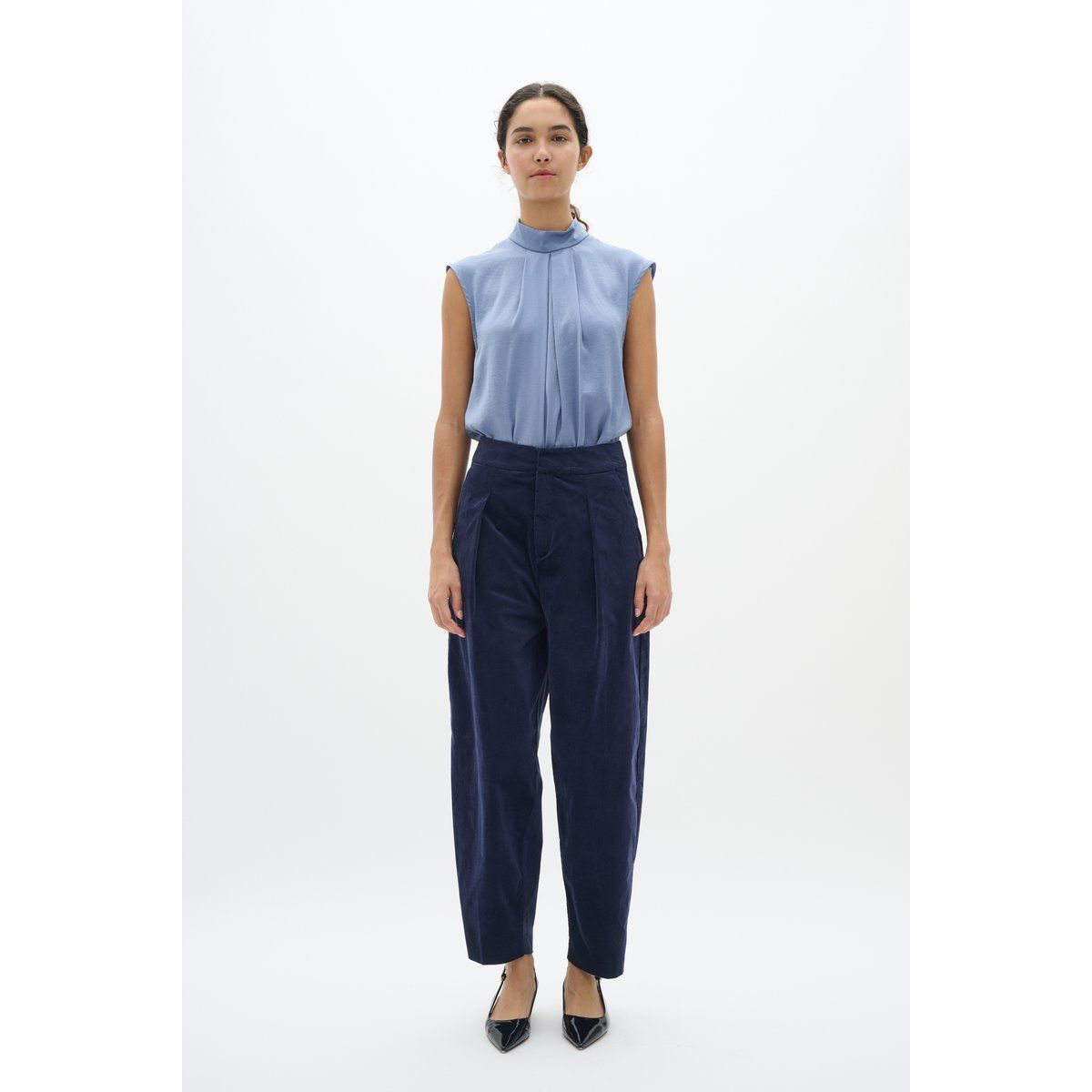 Ärmellose Bluse mit Stehkragen