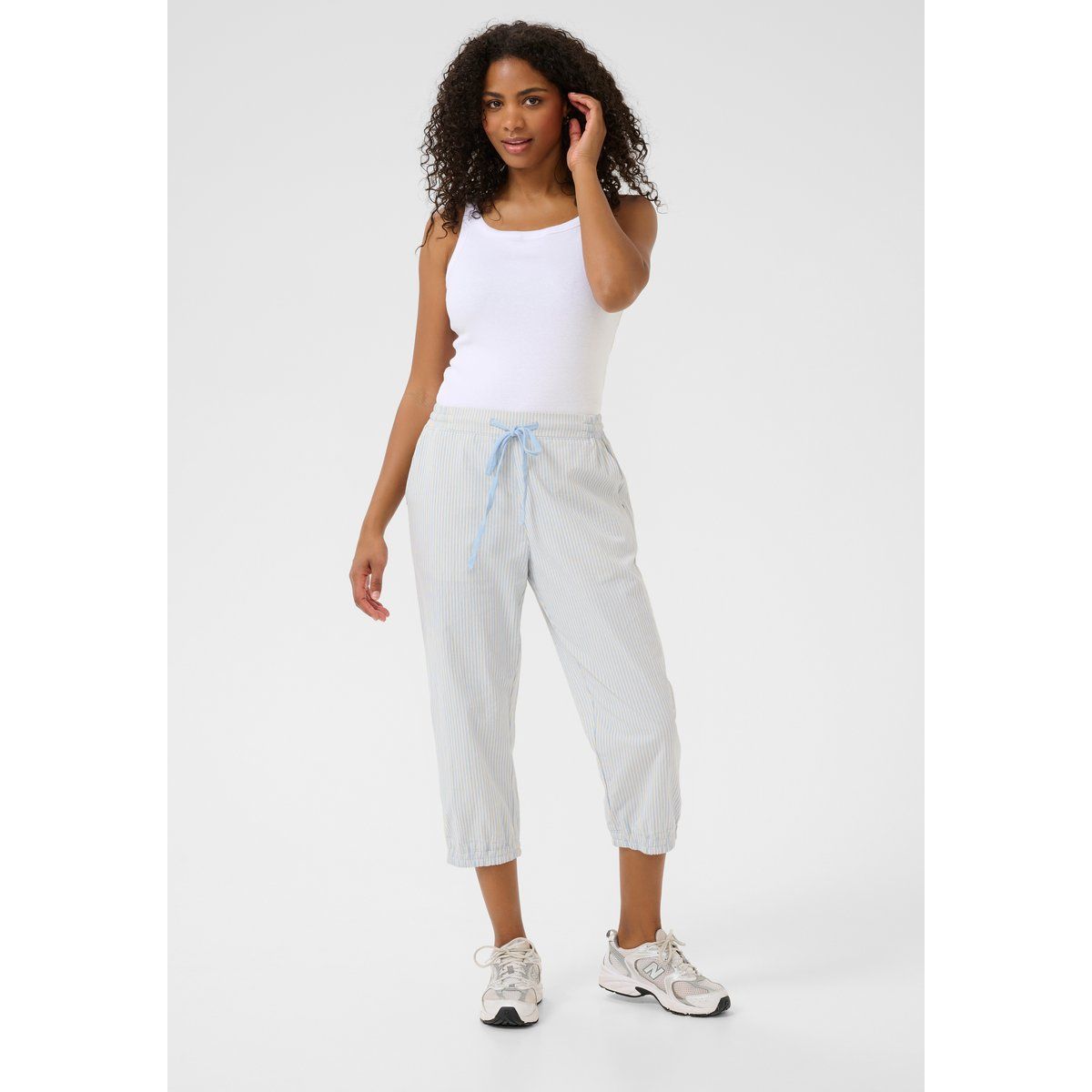 Gestreifte, verkürzte Loungewear-Hose mit Kordelzug