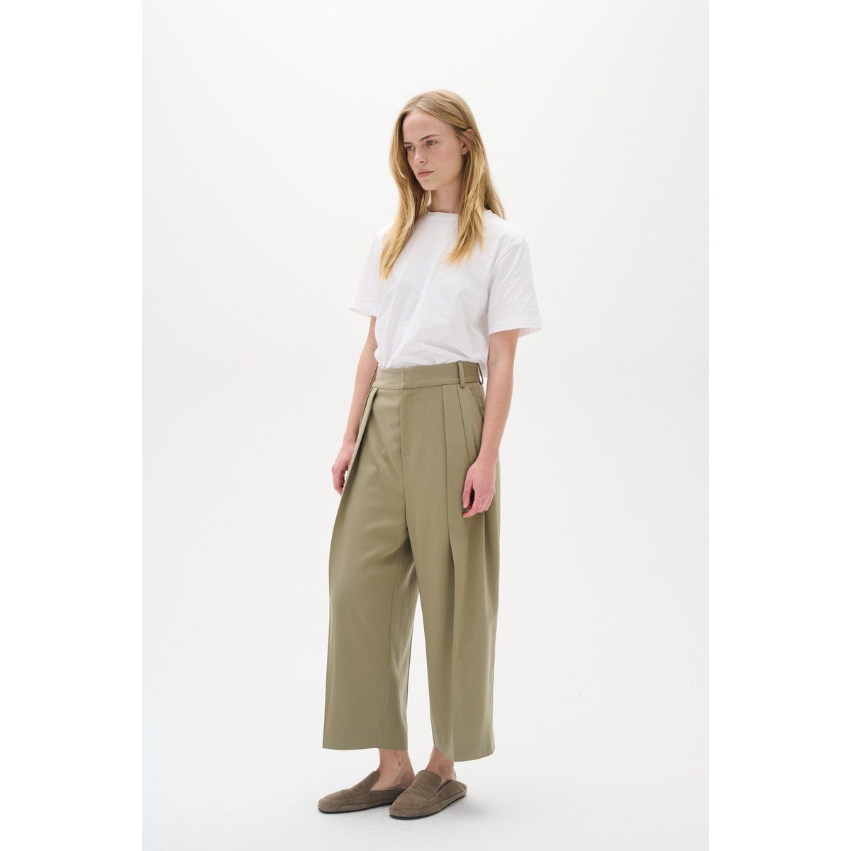 Weite Bundfaltenhose in Anzugqualität