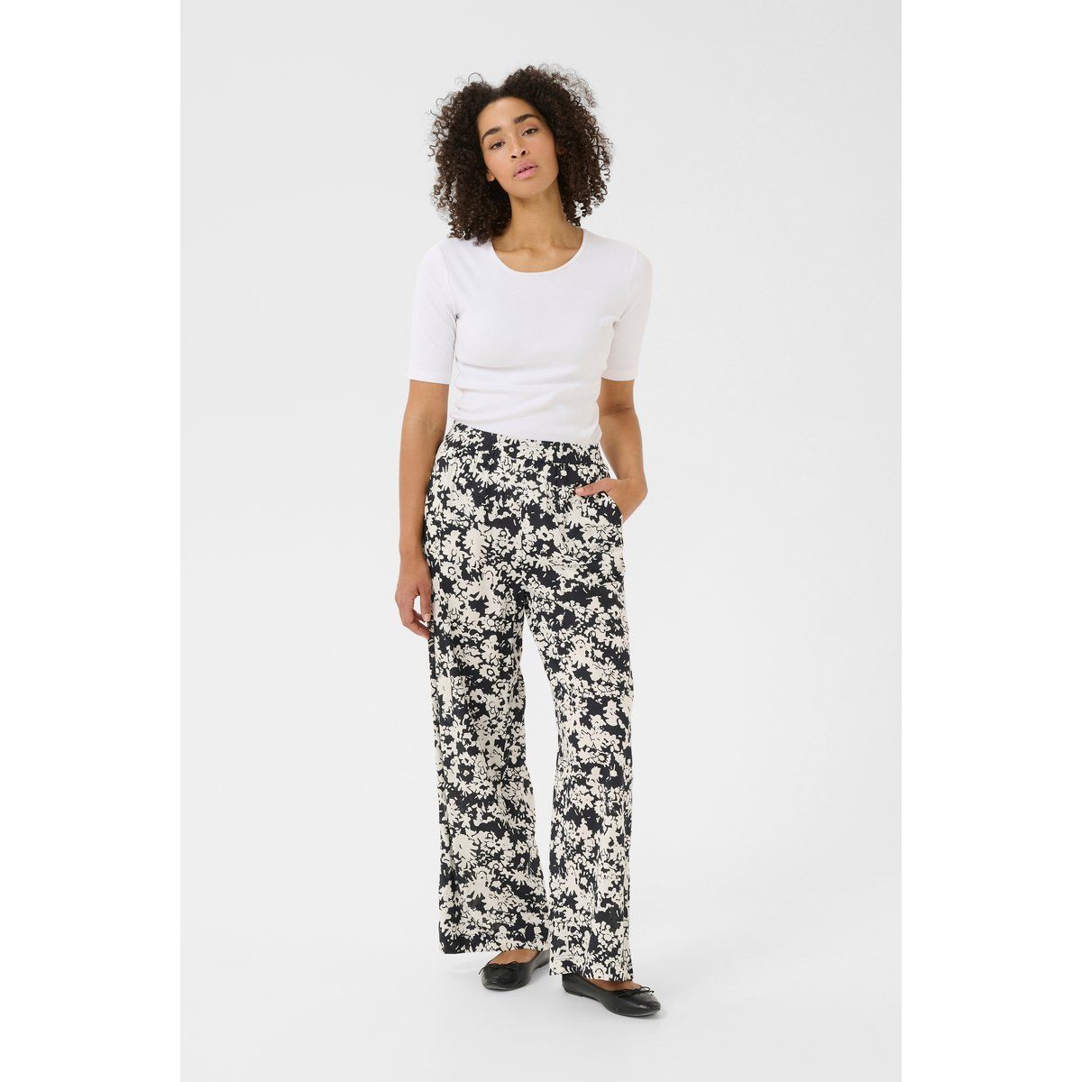 Casual Hose Regular fit Black/Turtledove Flower Print black