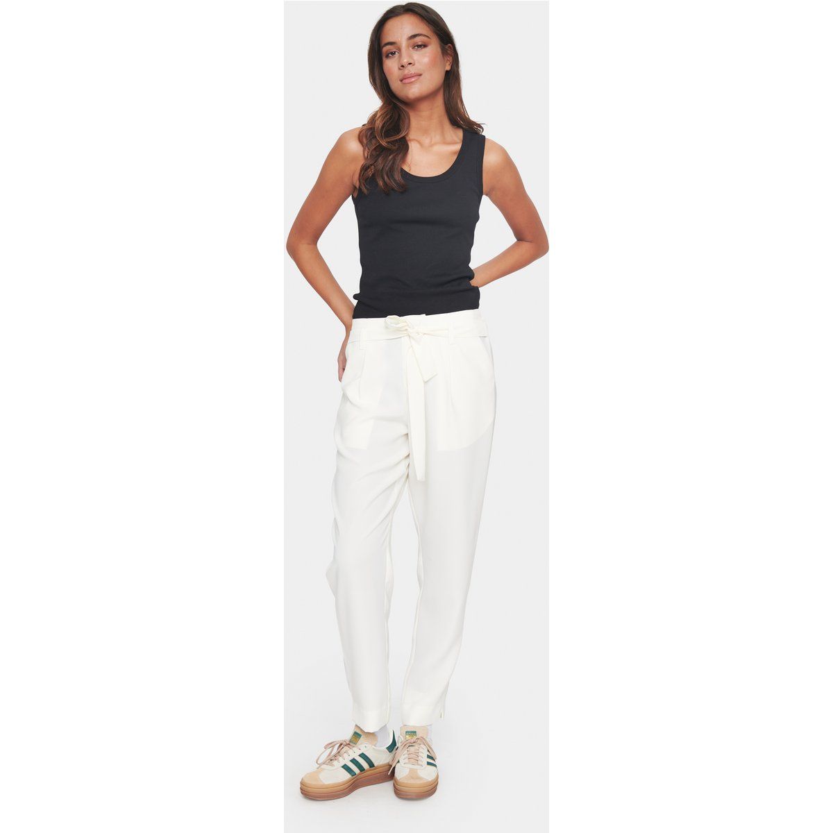 Gerade geschnittene Freizeithose mit Bindeband