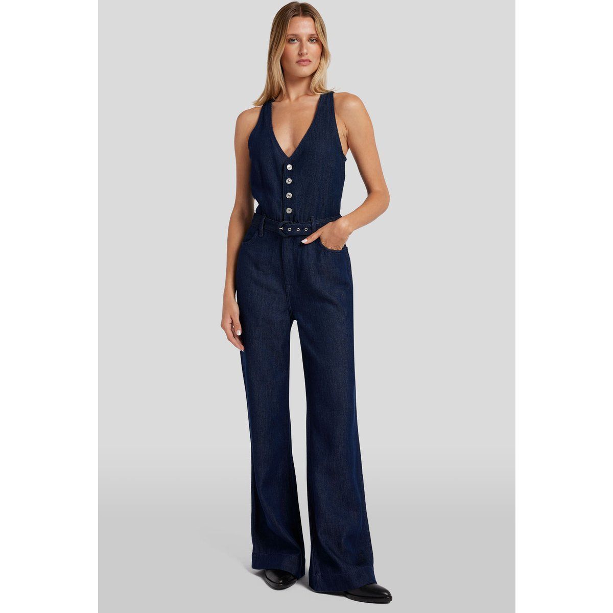 Denim Jumpsuit mit weitem Bein und Gürtel