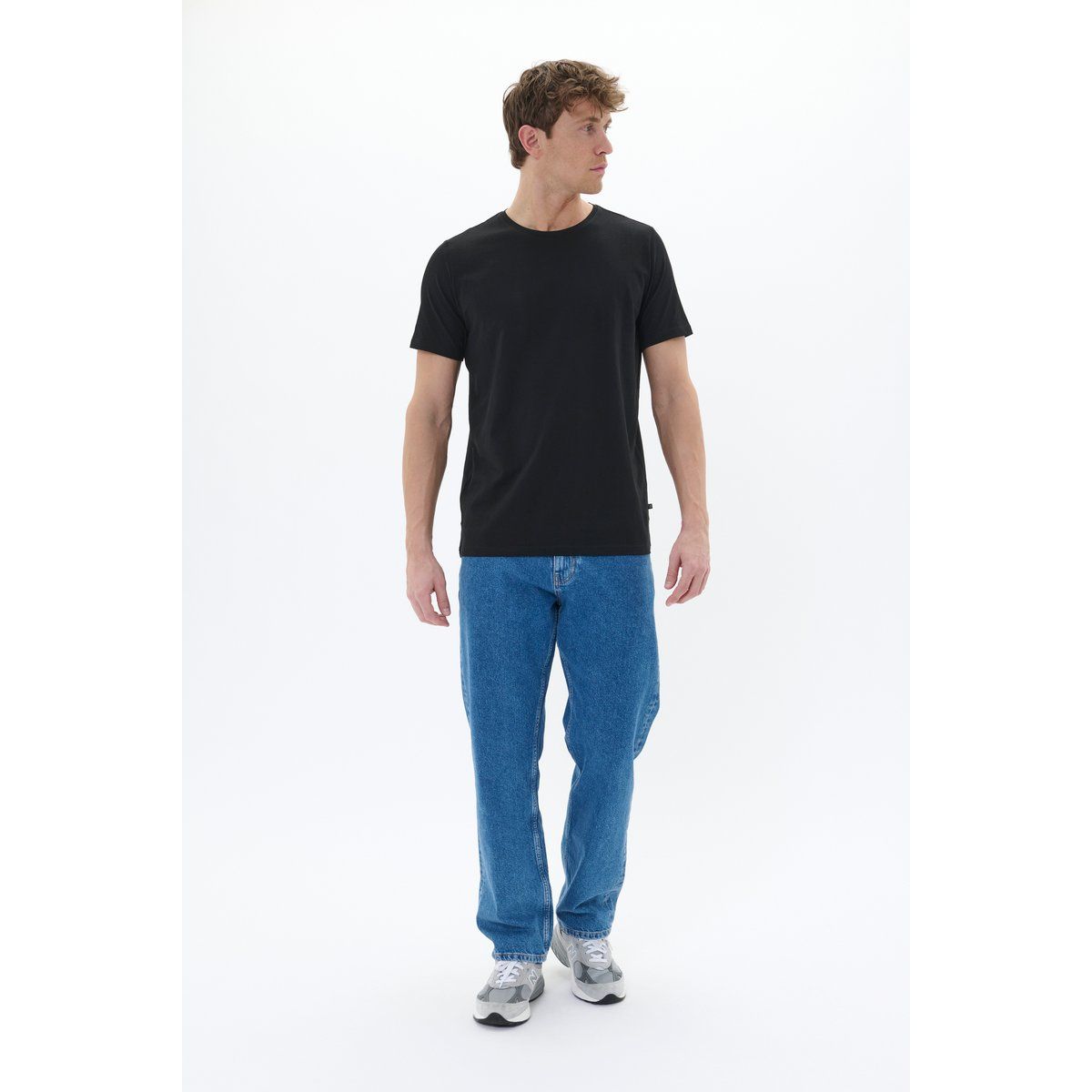 Klassisch geschnittenes T-Shirt mit Rundhalsausschnitt