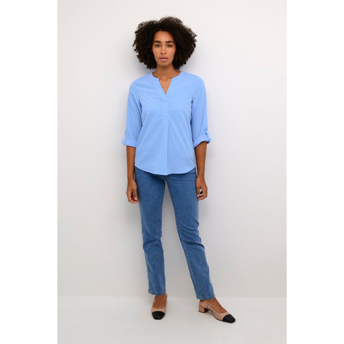 Hellblaue Bluse mit lockerer Passform