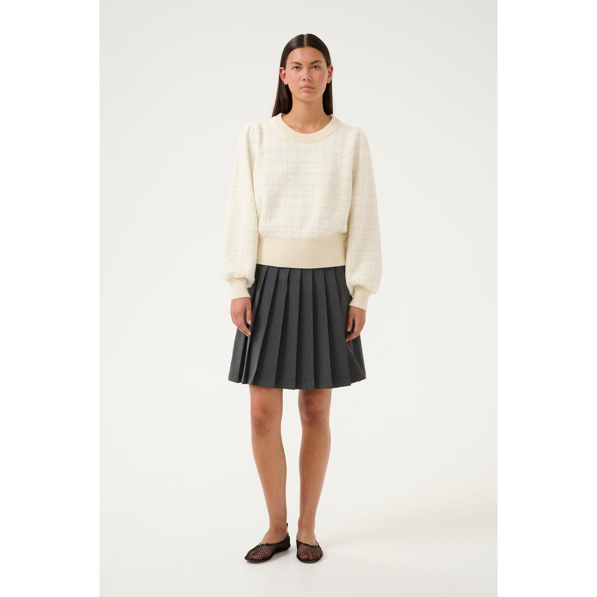 Strukturierter, cremefarbener Strickpullover