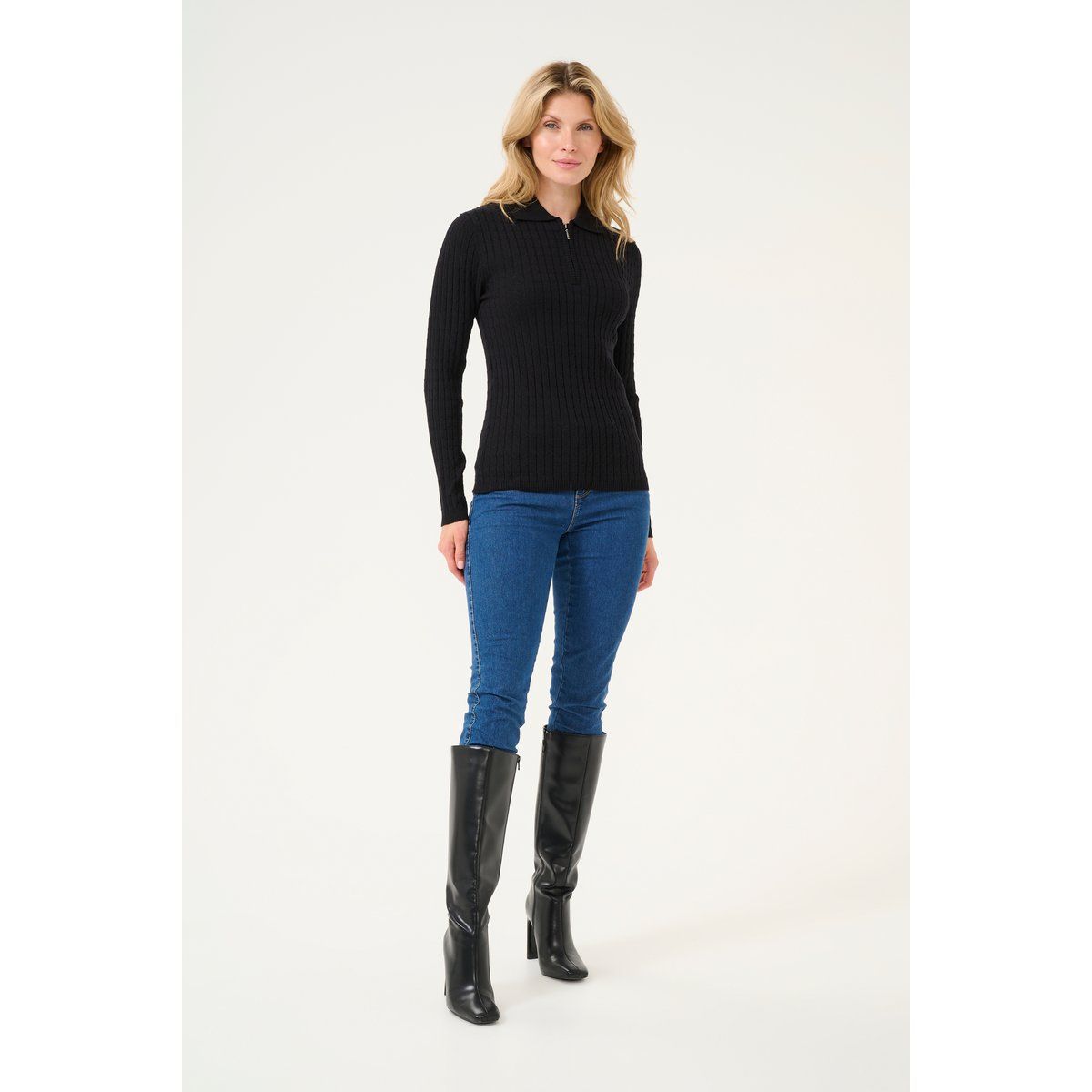 Strickpullover Tight fit black