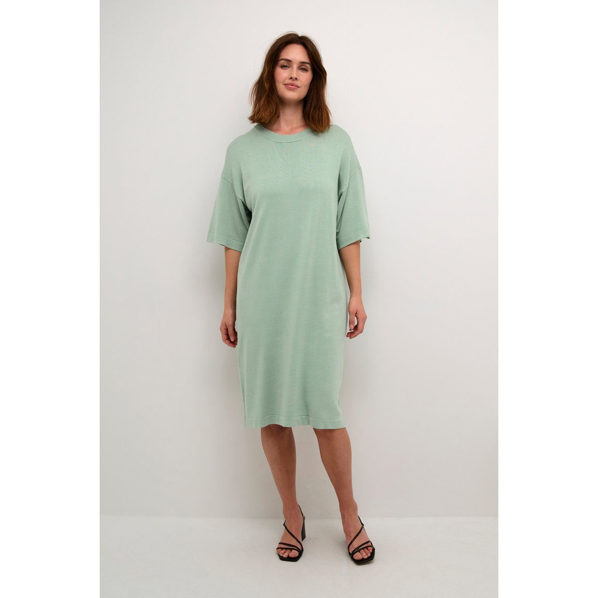 Locker geschnittenes Strick-T-Shirt-Kleid