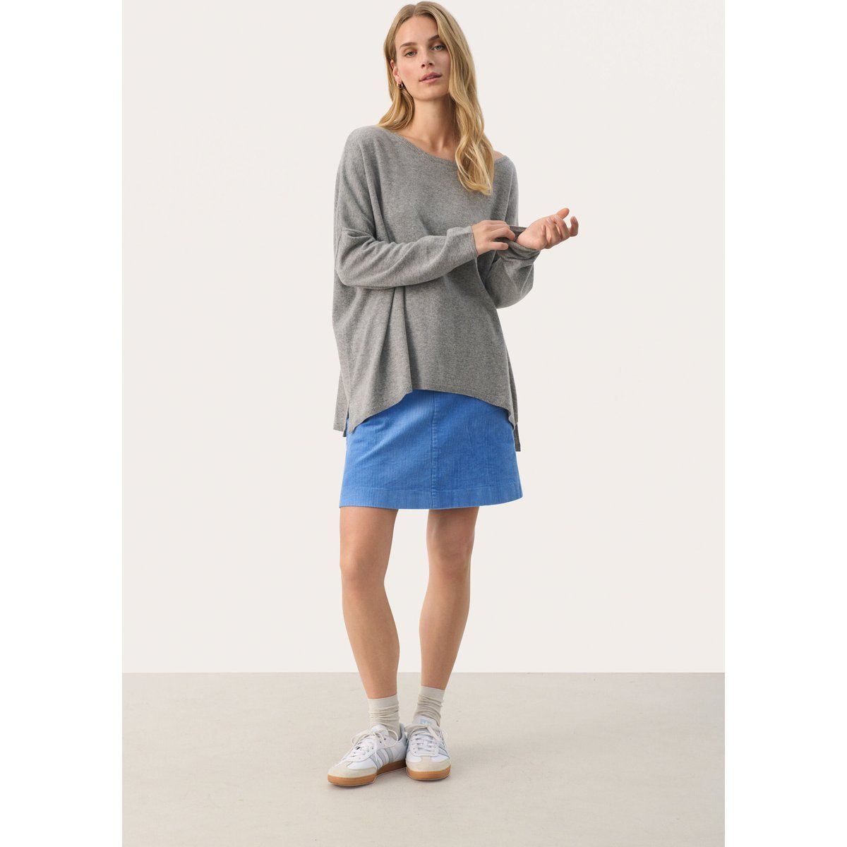 Strickpullover mit lockerer Passform in Grau
