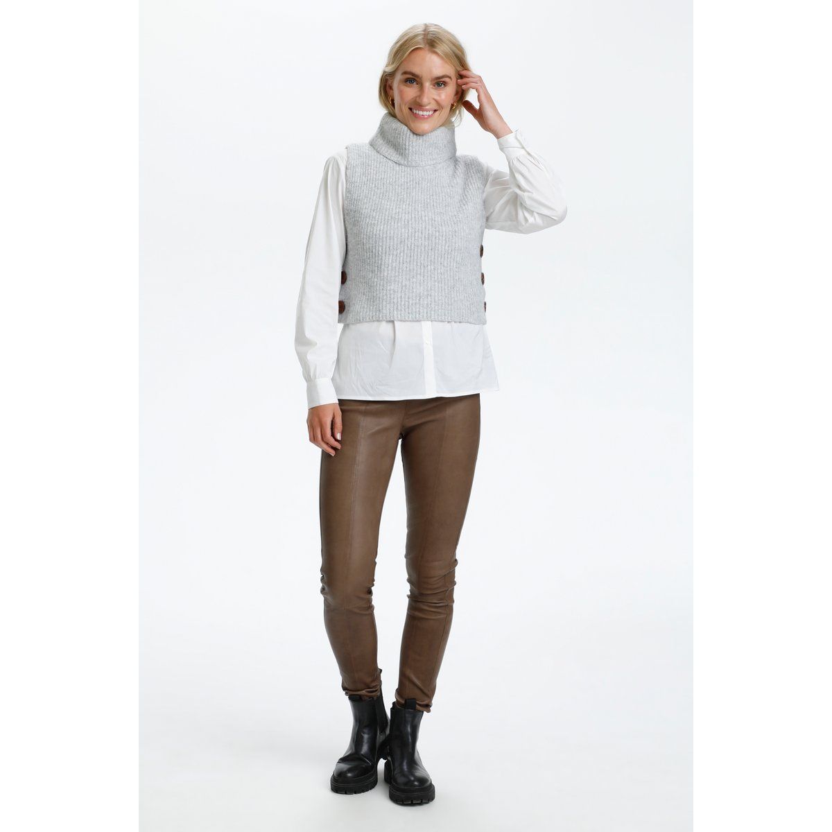 Ärmelloser Strickweste mit Rollkragen