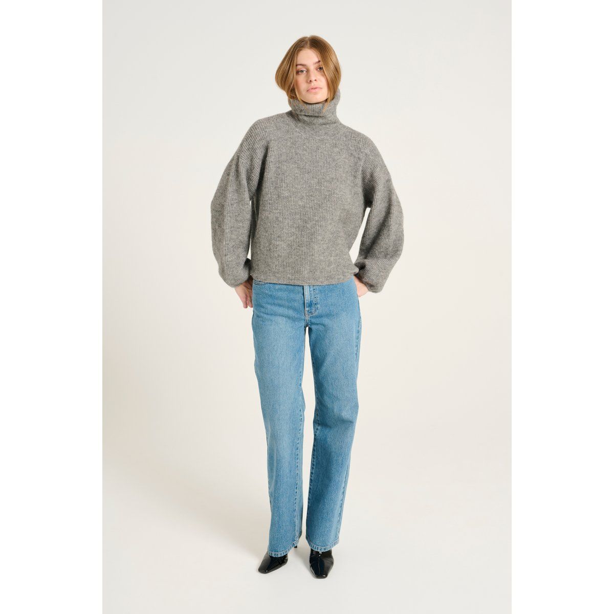Grauer Alpakawoll-Rollkragenpullover