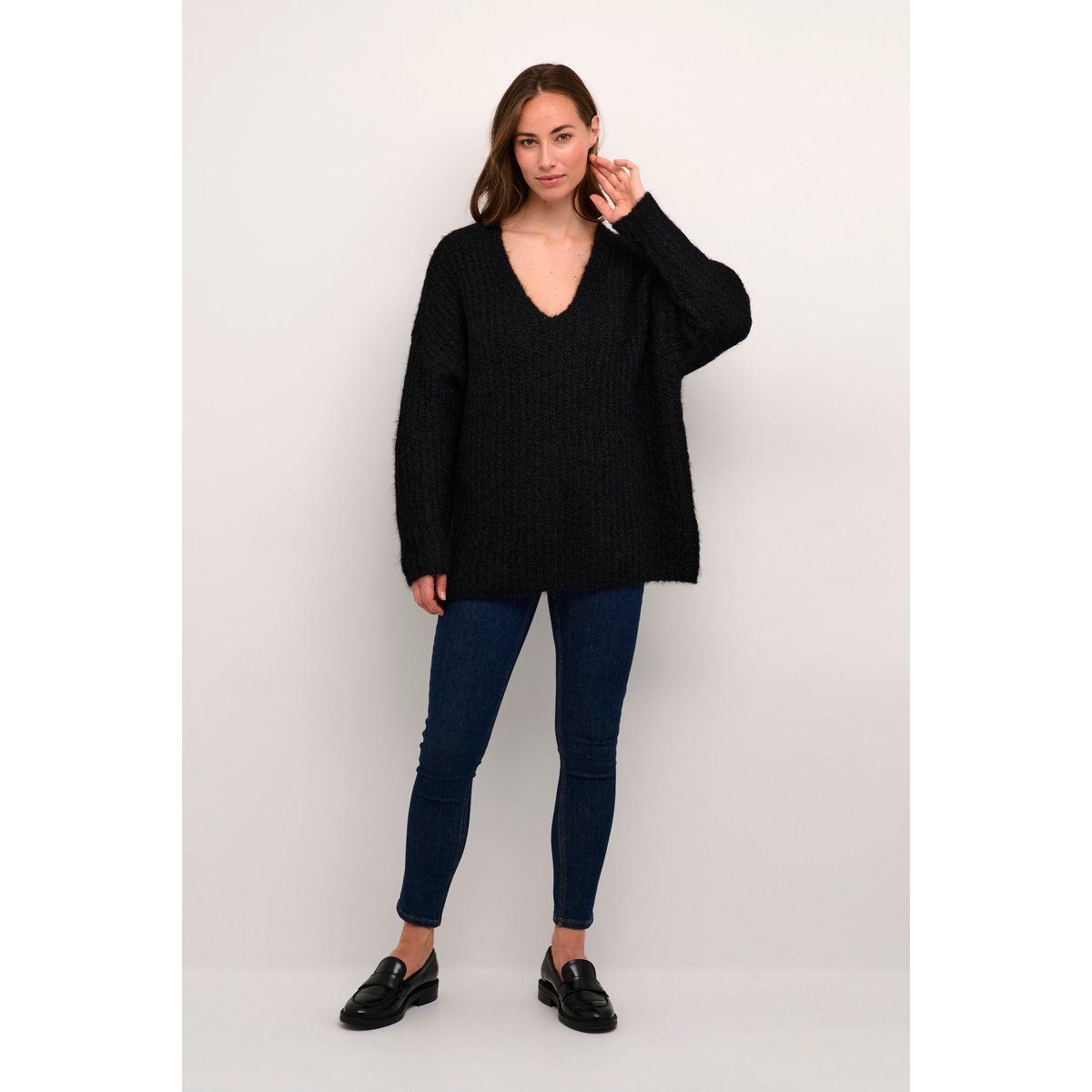 Übergroßer Strickpullover mit V-Ausschnitt
