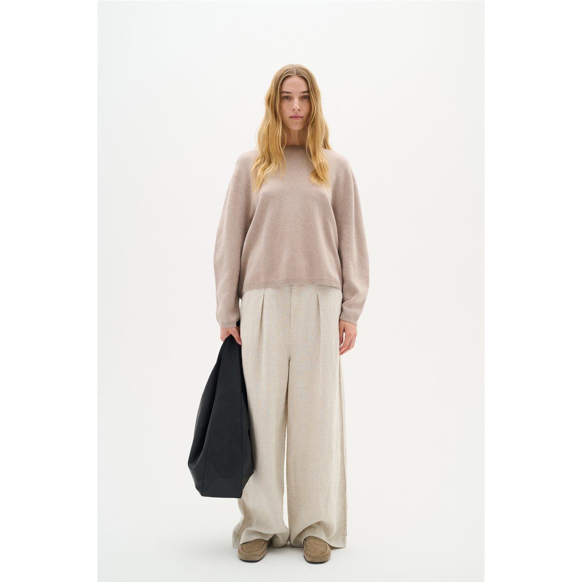 Baumwollstrickpullover mit Rundhalsausschnitt
