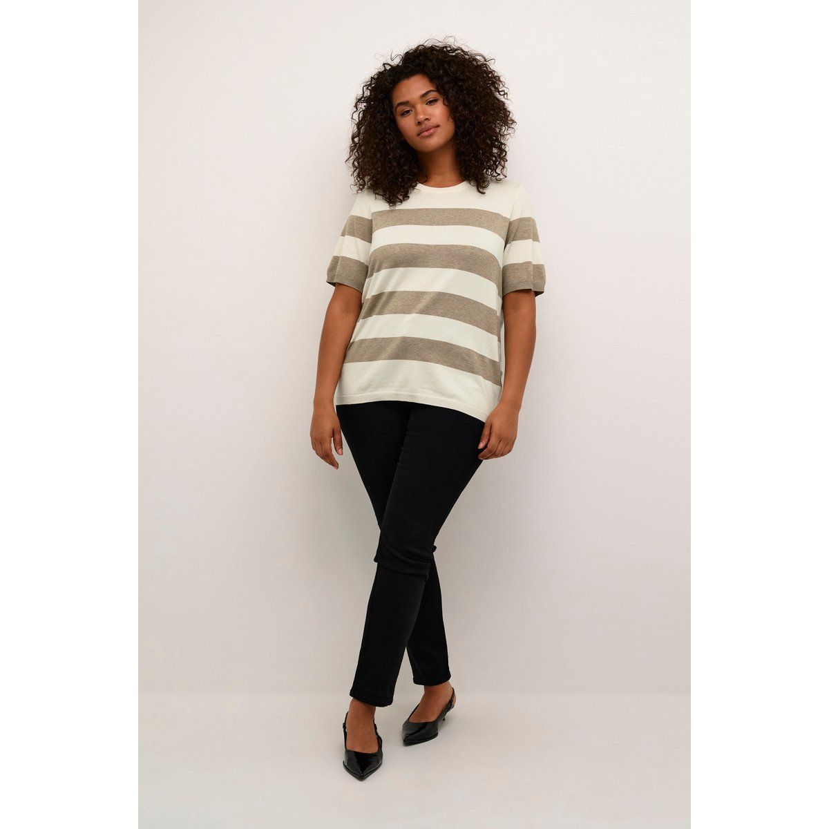 Gestreiftes Stricktop aus Viskosemischung