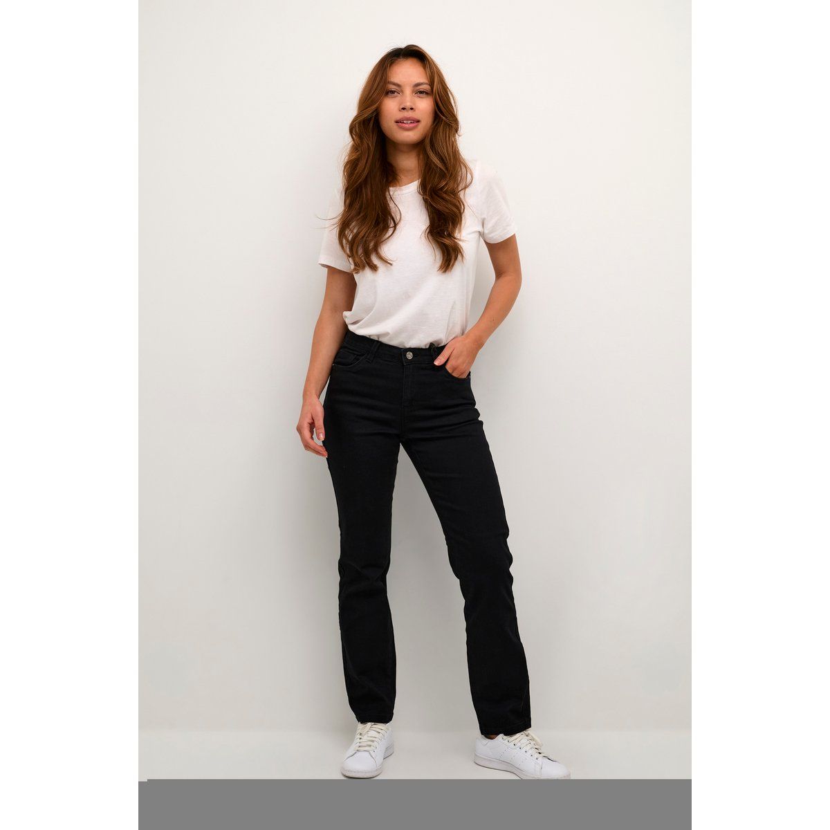 Jeans mit geradem Bein in Schwarz, Regular Fit