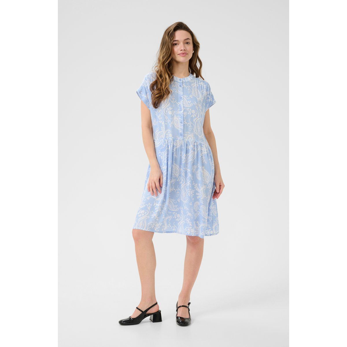 Kleid mit Paisley-Muster und Knopfleiste
