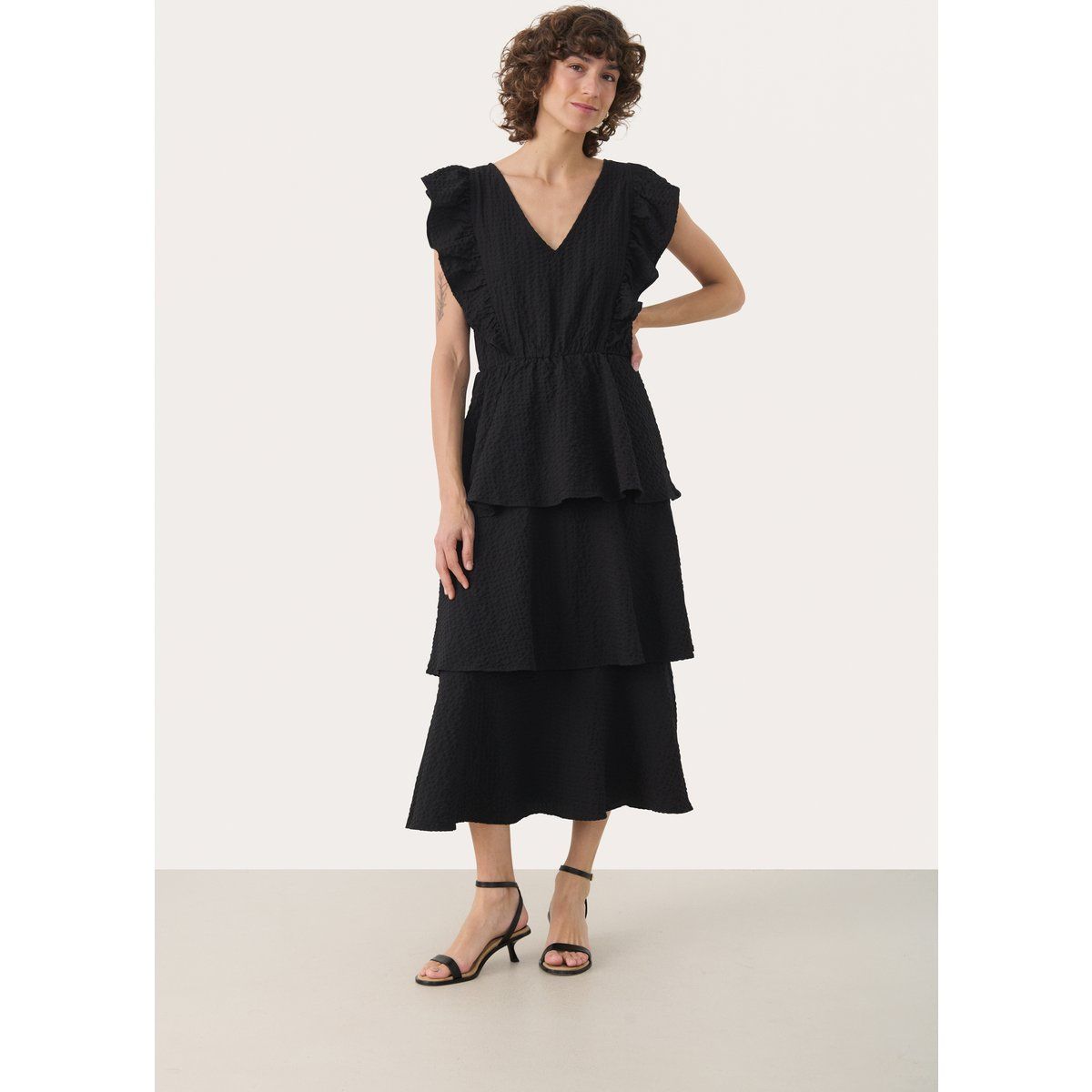 Rüschen-Midikleid mit Stufen