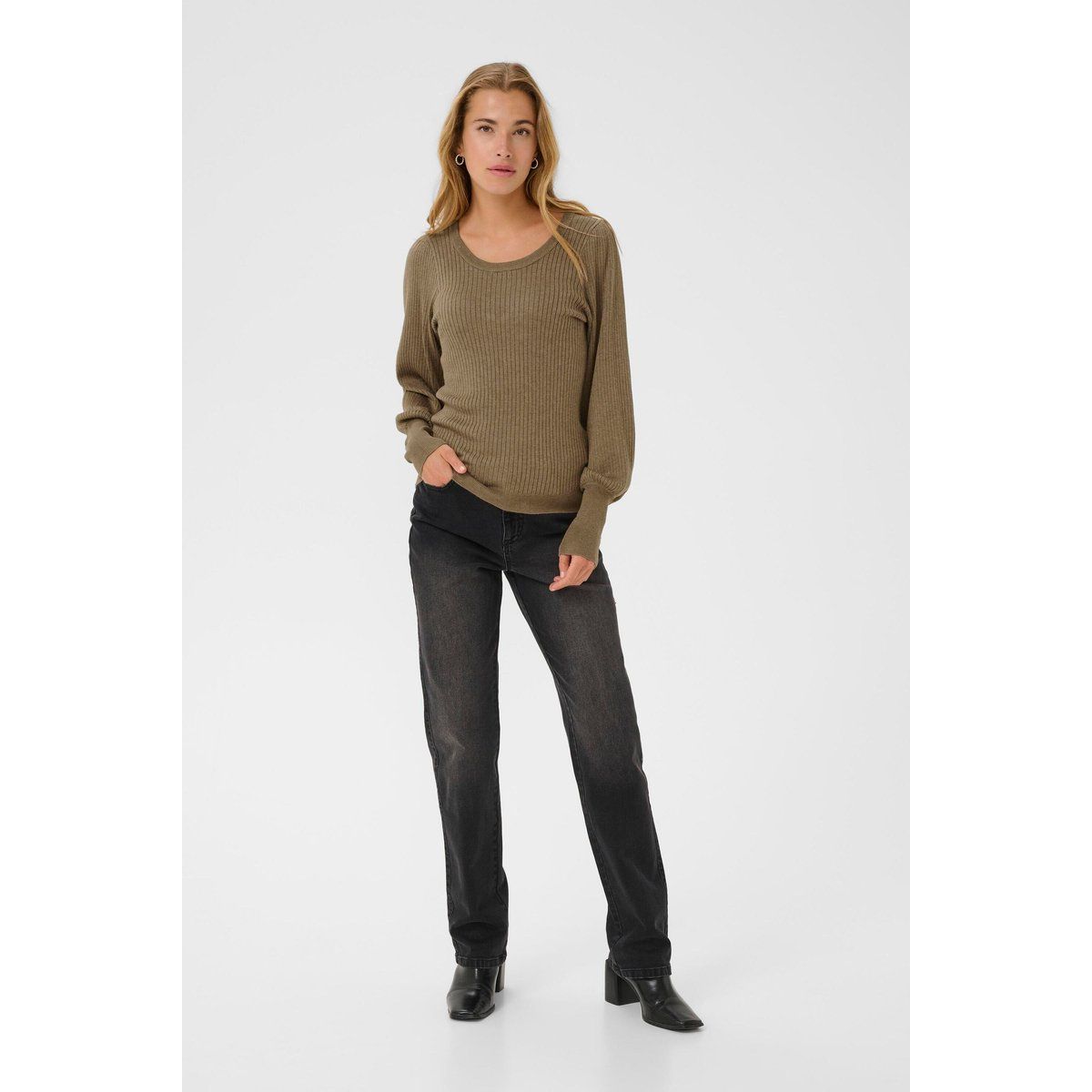 Gerippter Strickpullover mit schmaler Passform