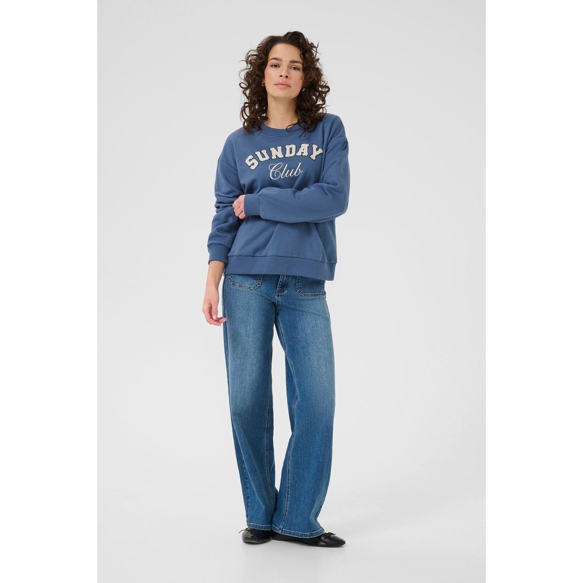 Lässiges blaues 'Sunday Club' Sweatshirt