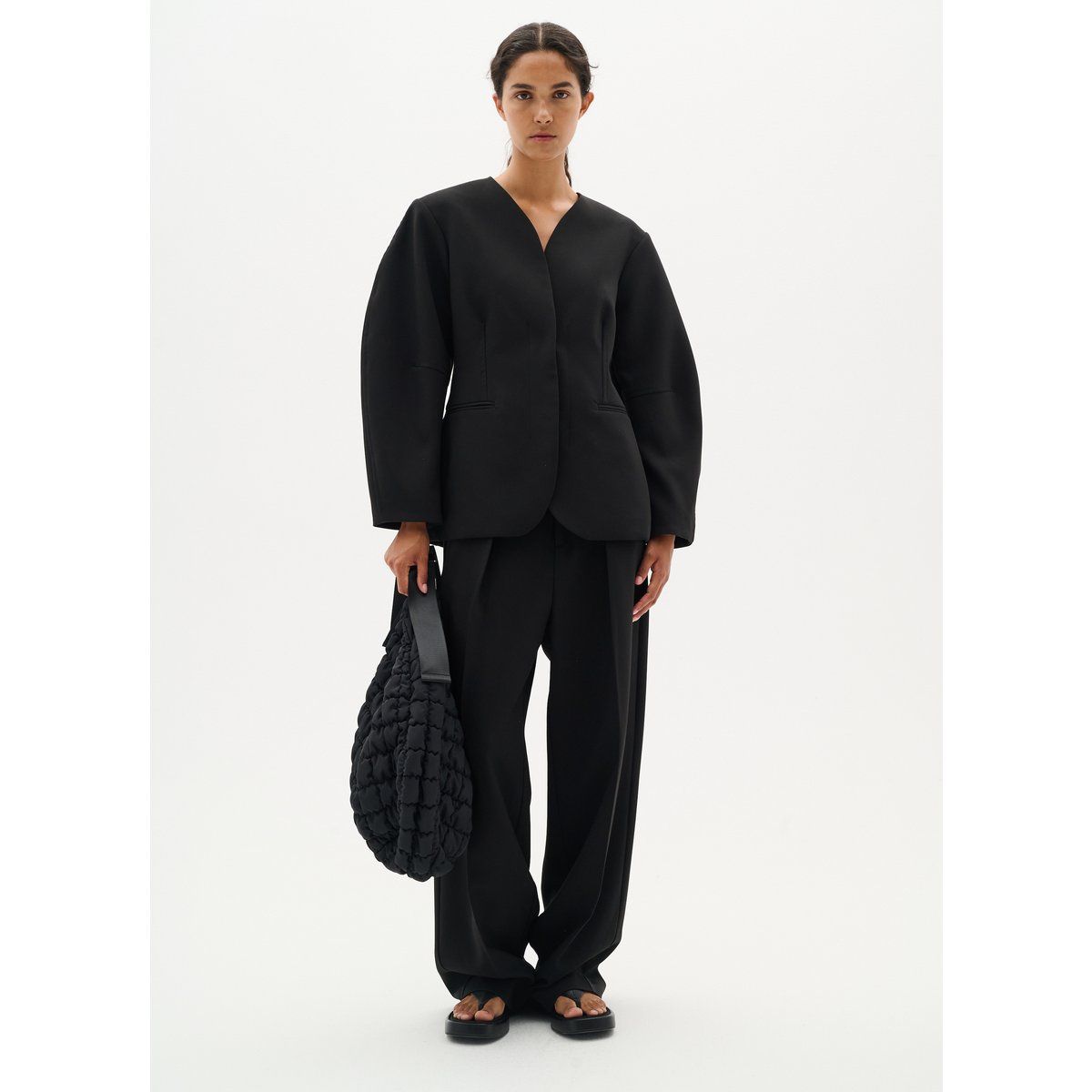 Moderner, taillierter Blazer mit V-Ausschnitt