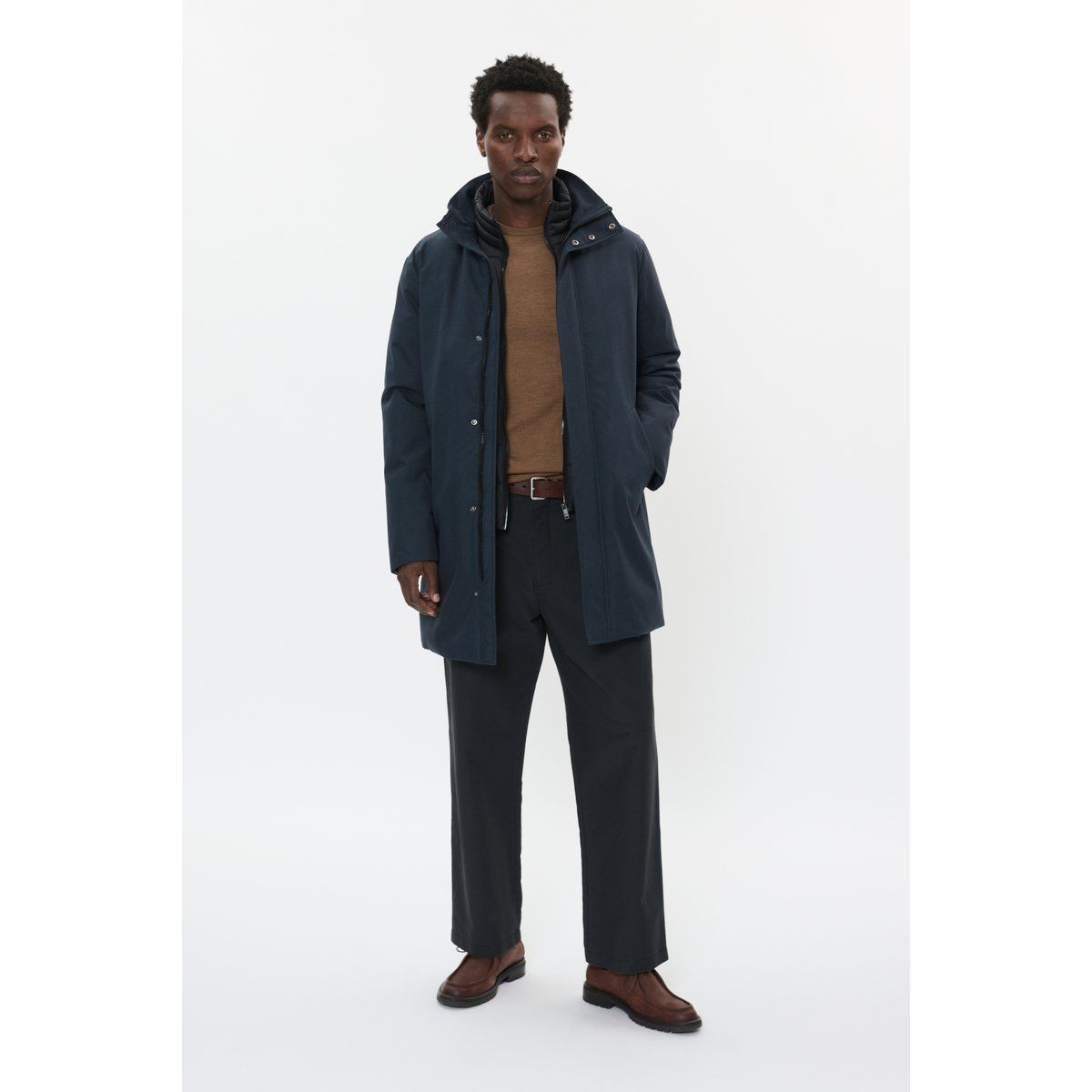 Marineblauer Polyester-Übermantel mit moderner Passform