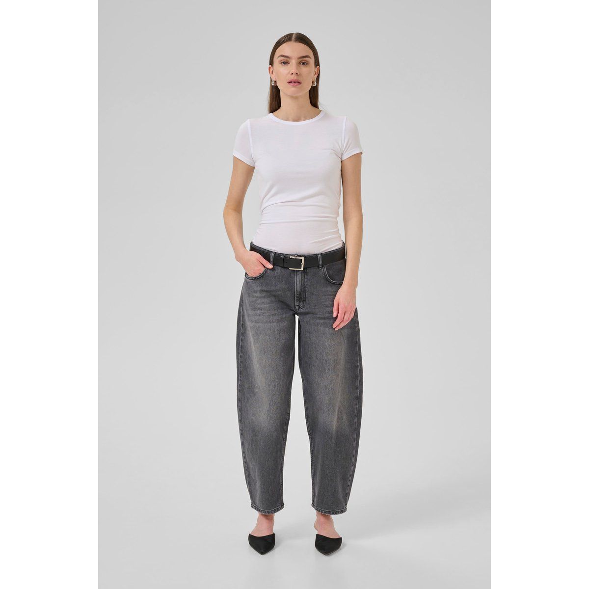 Jeans mit entspannter Passform und Barrel-Leg