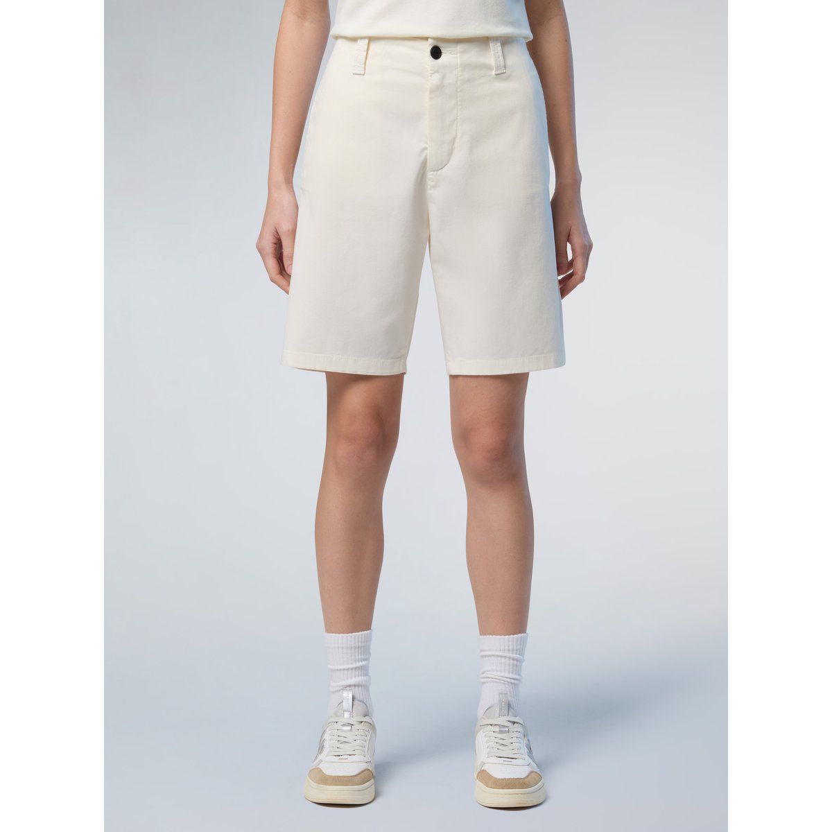 Hoch taillierte Chino-Shorts aus Bio-Baumwolle
