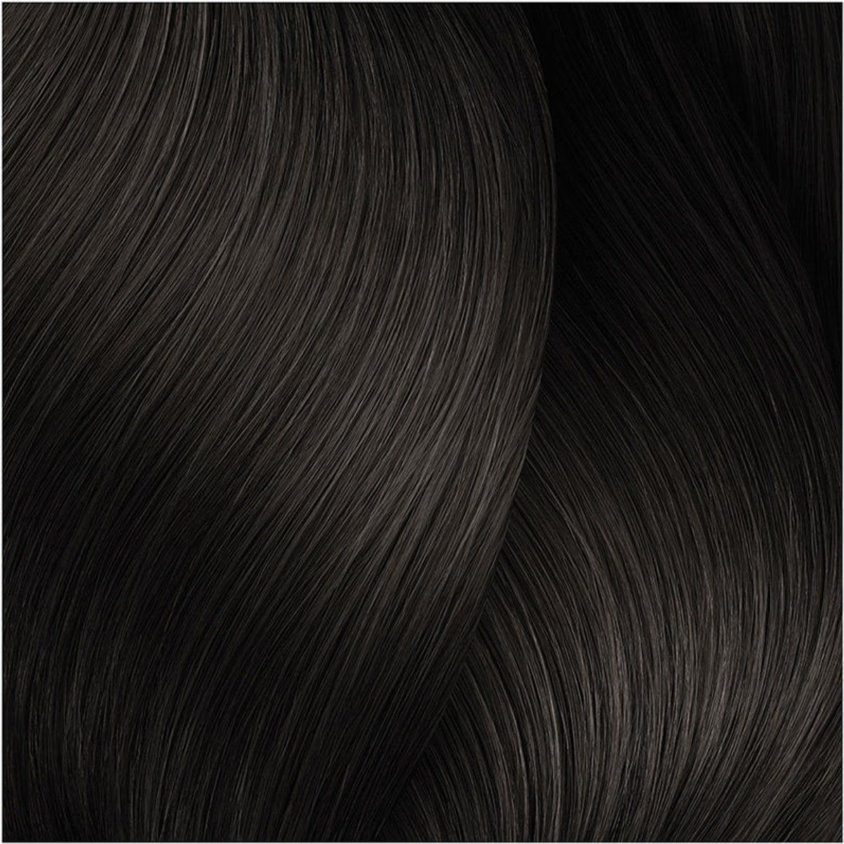 Permanente dunkel aschbraune Haarfarbe