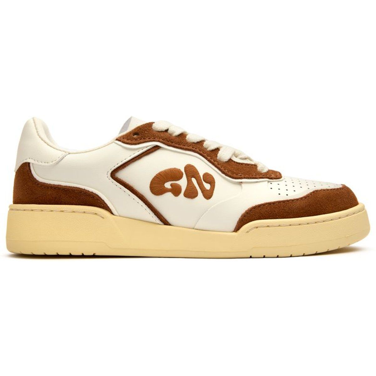 Braune und weiße Retro-Court-Sneakers