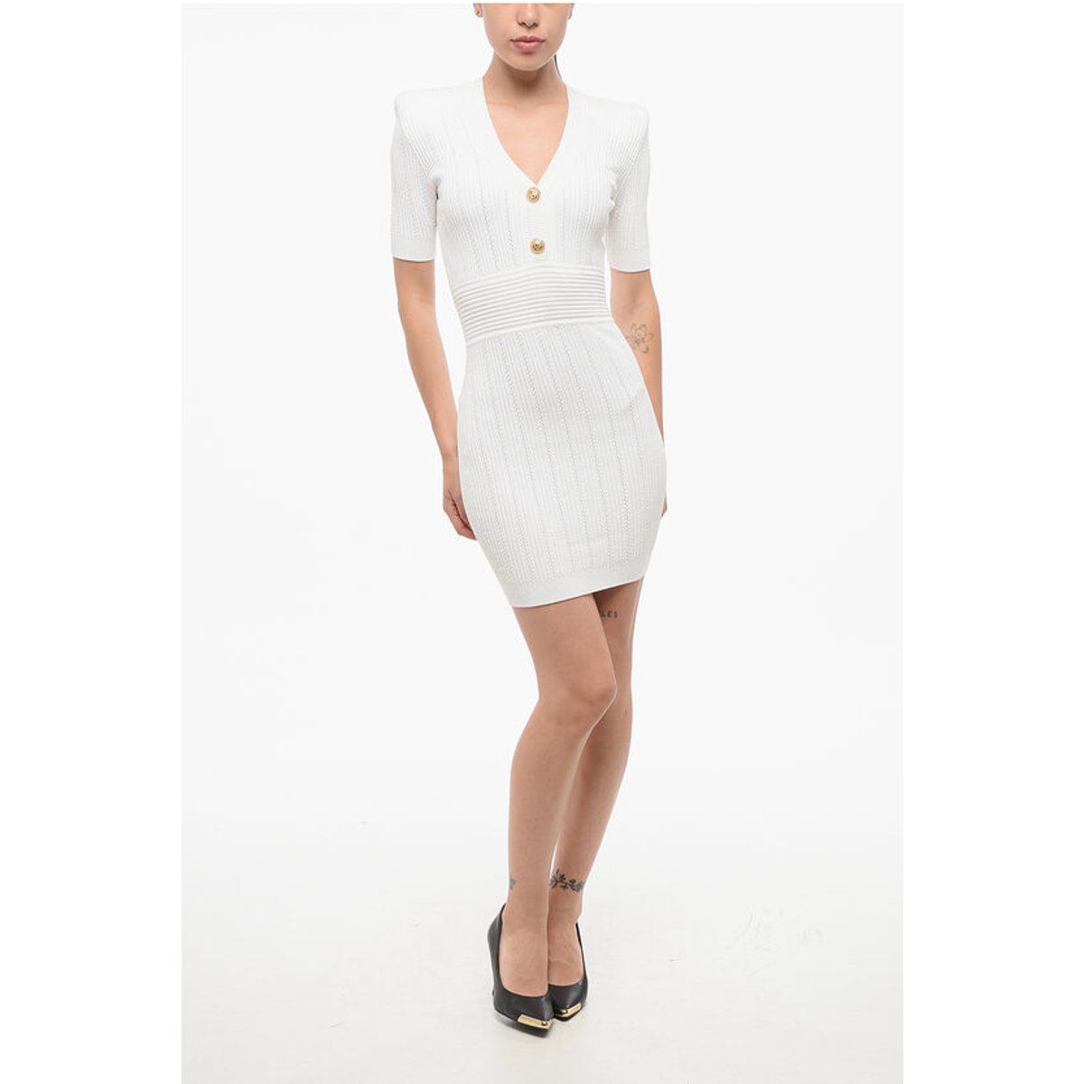 Geripptes Strick-Minikleid mit Knöpfen