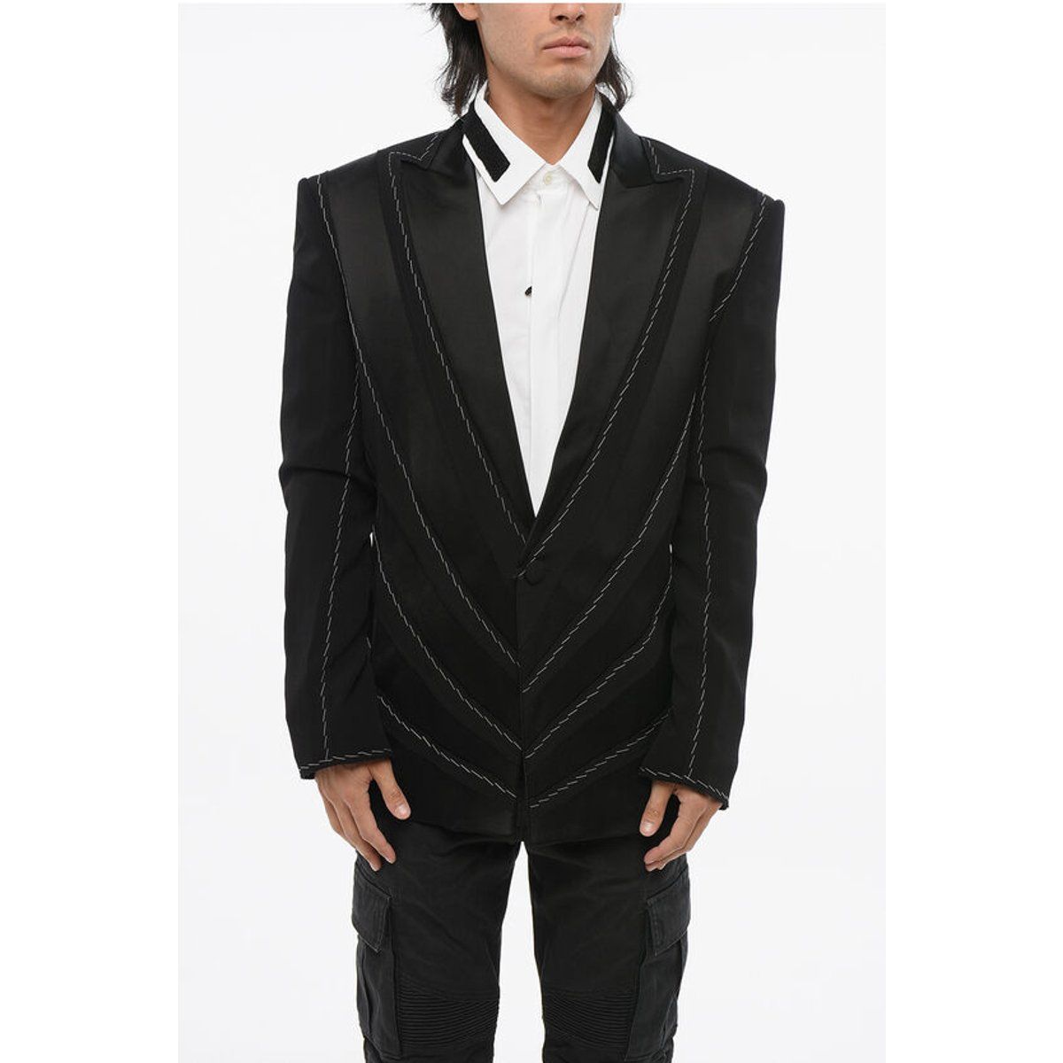 Schwarzer Satin-Blazer mit Kontrastnähten