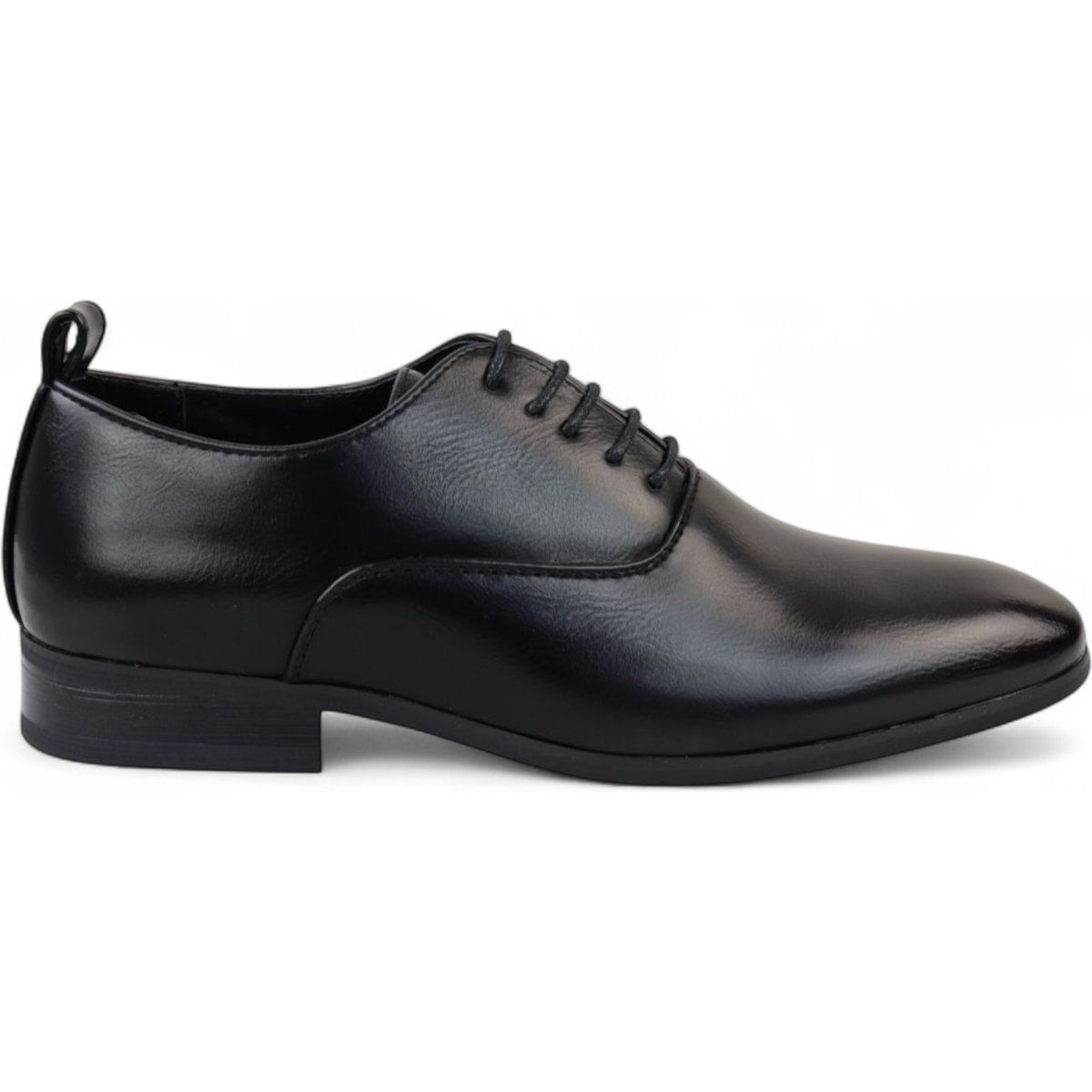 Klassische schwarze Oxford-Schuhe