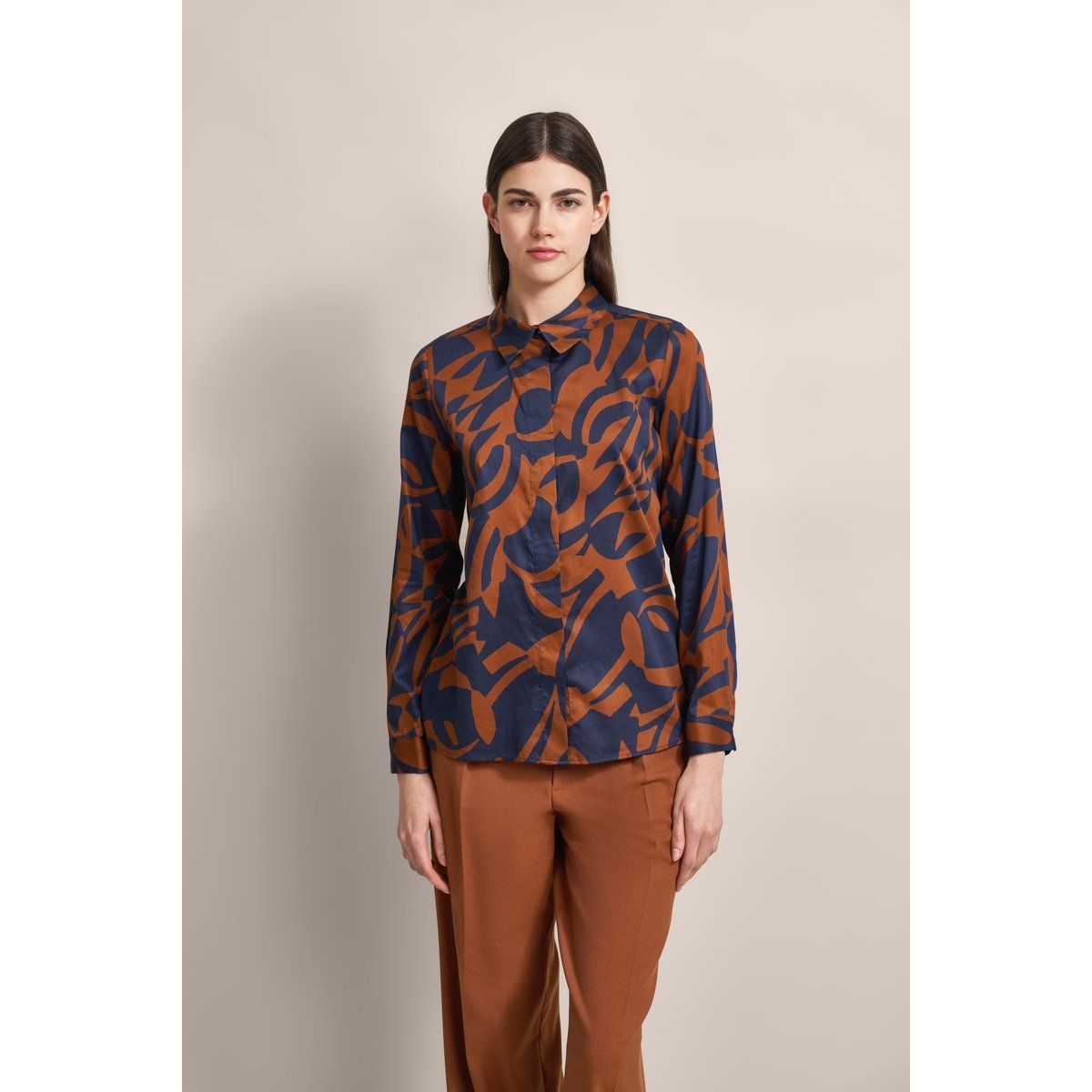 Langärmelige Bluse mit grafischem Print
