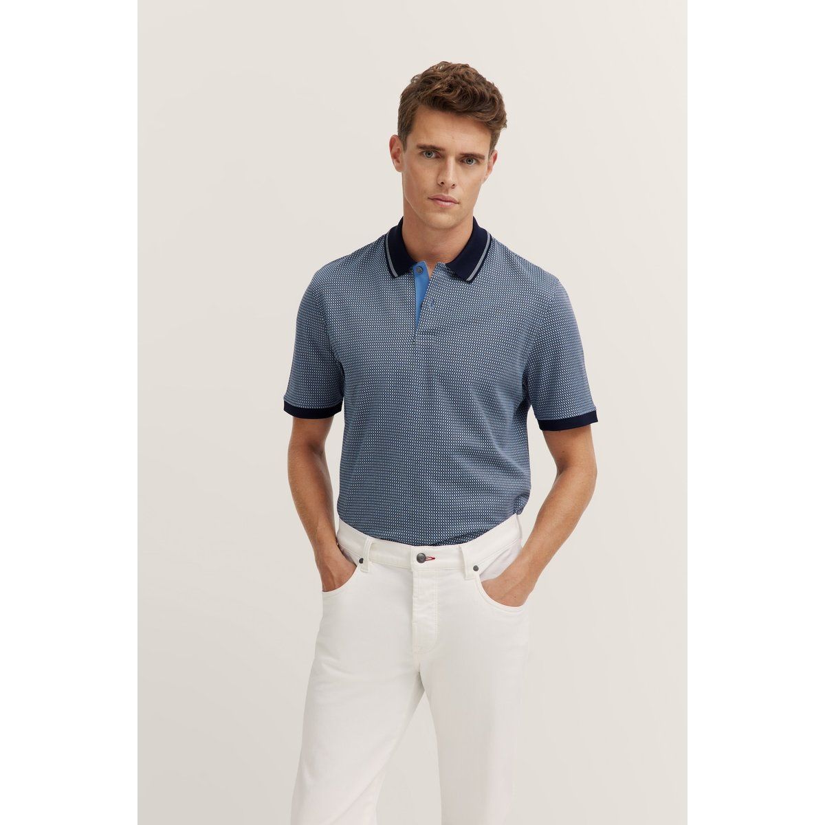 Modernes Baumwoll-Poloshirt