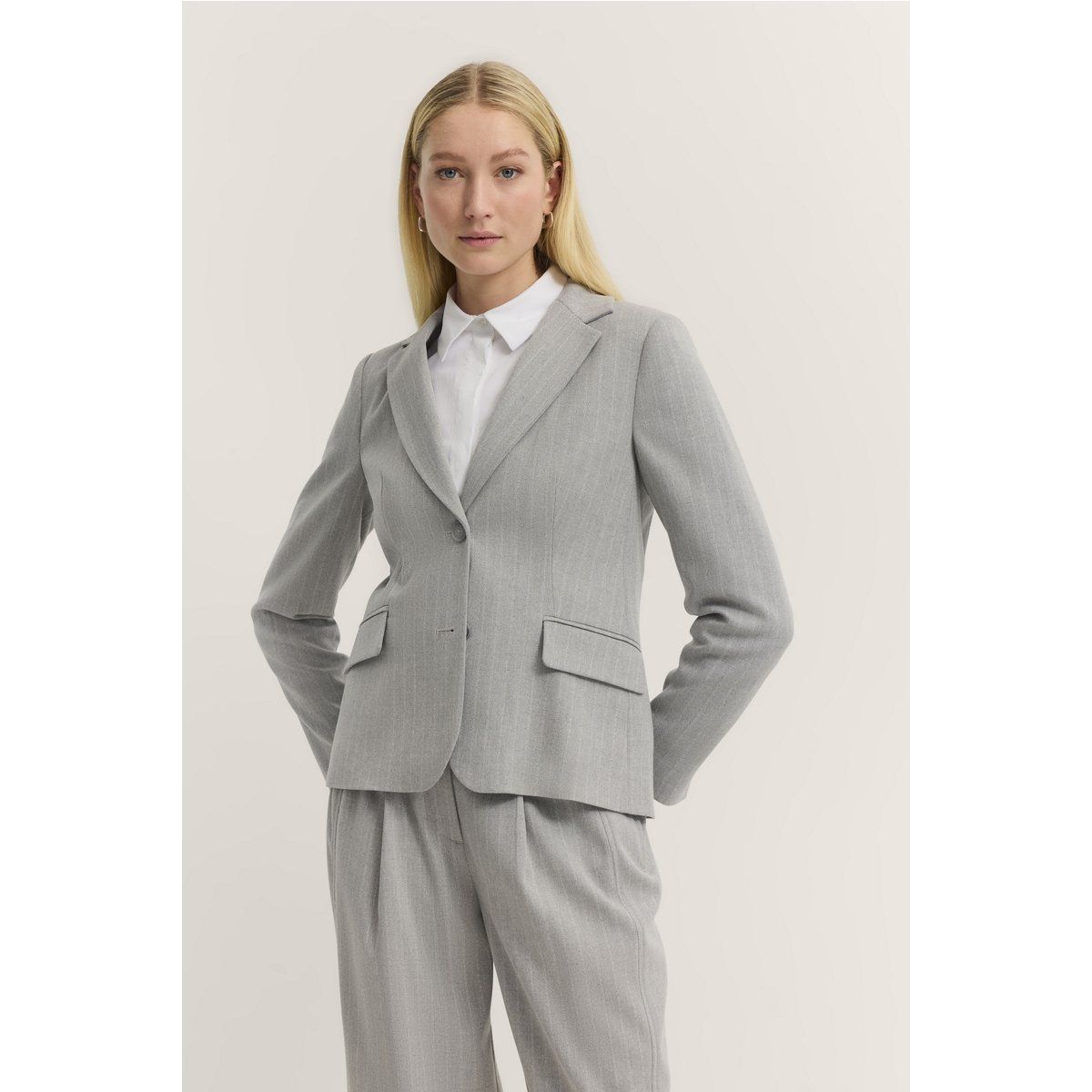 Gestreifter, einreihiger Blazer Anzug