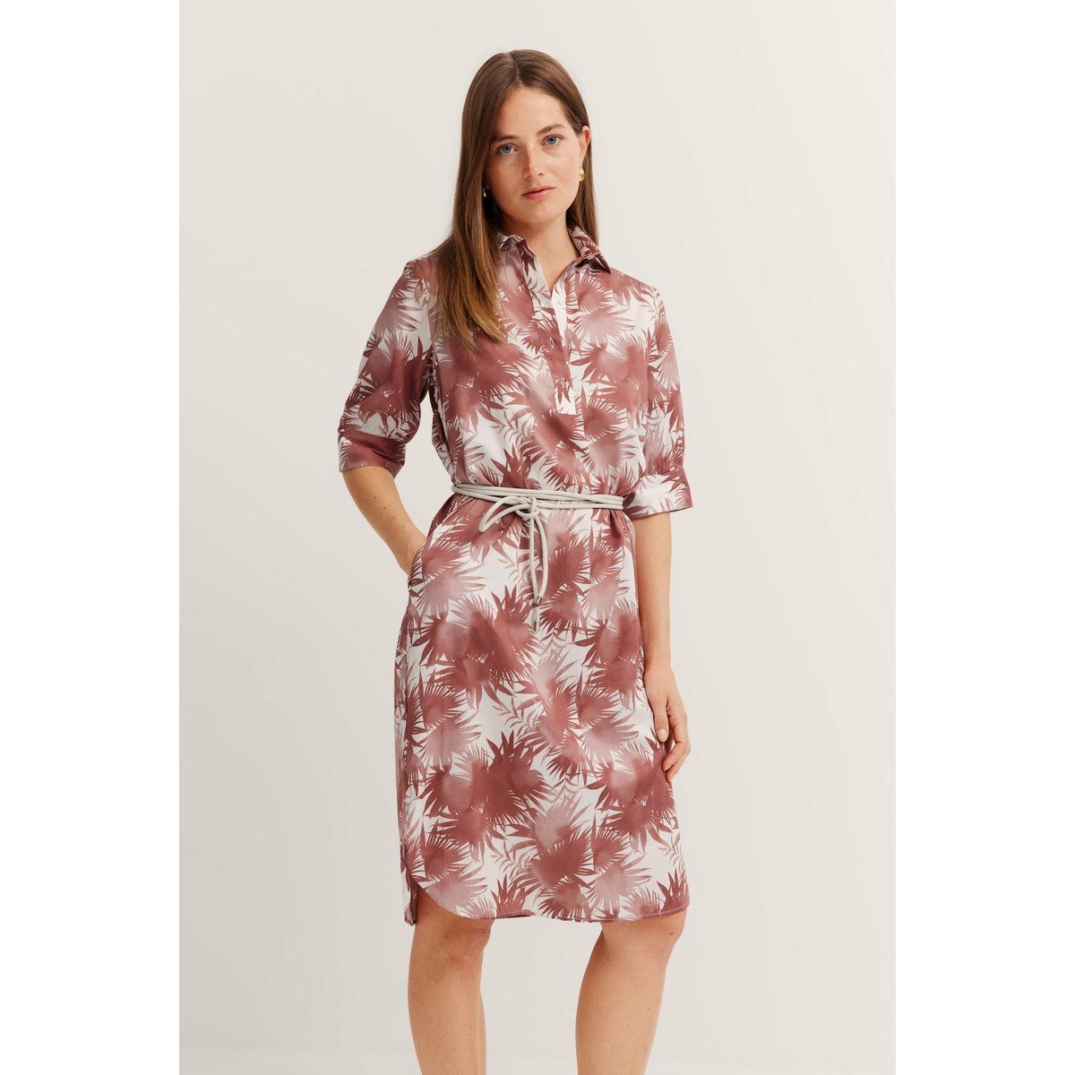 Hemdblusenkleid aus Baumwolle mit Palmenmuster