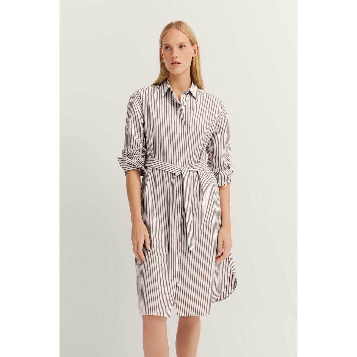 Gestreiftes Baumwoll-Hemdkleid mit Gürtel