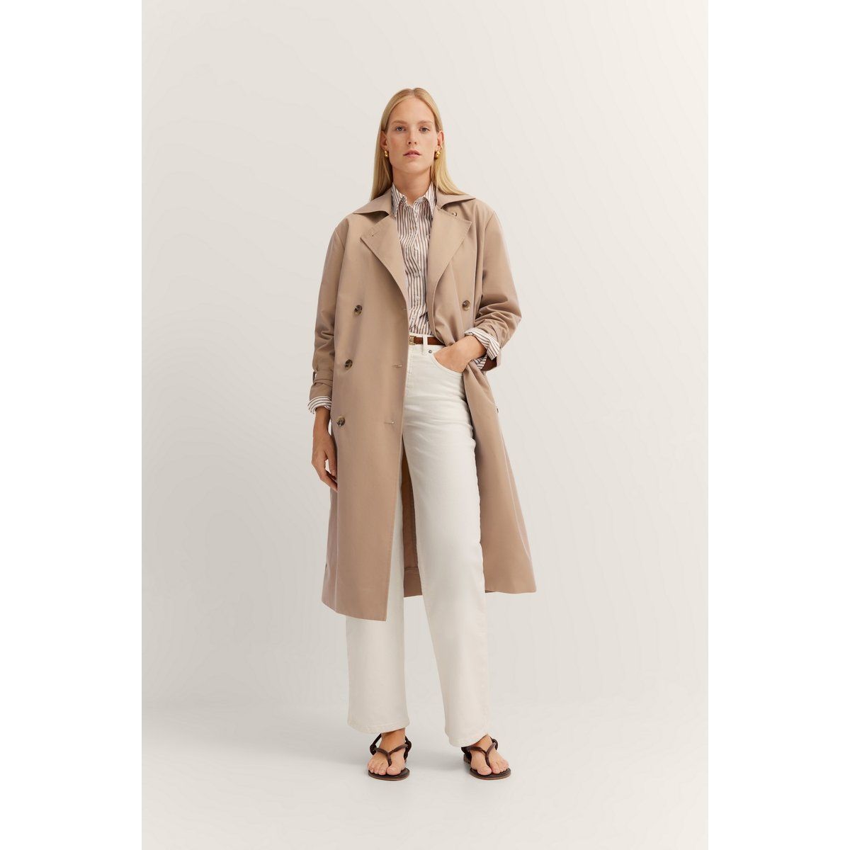 Klassischer zweireihiger Trenchcoat