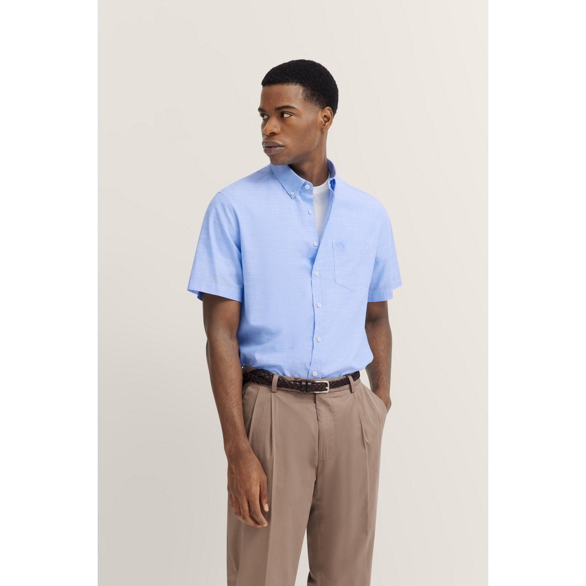 Lässiges Kurzarmhemd mit Button-Down-Kragen