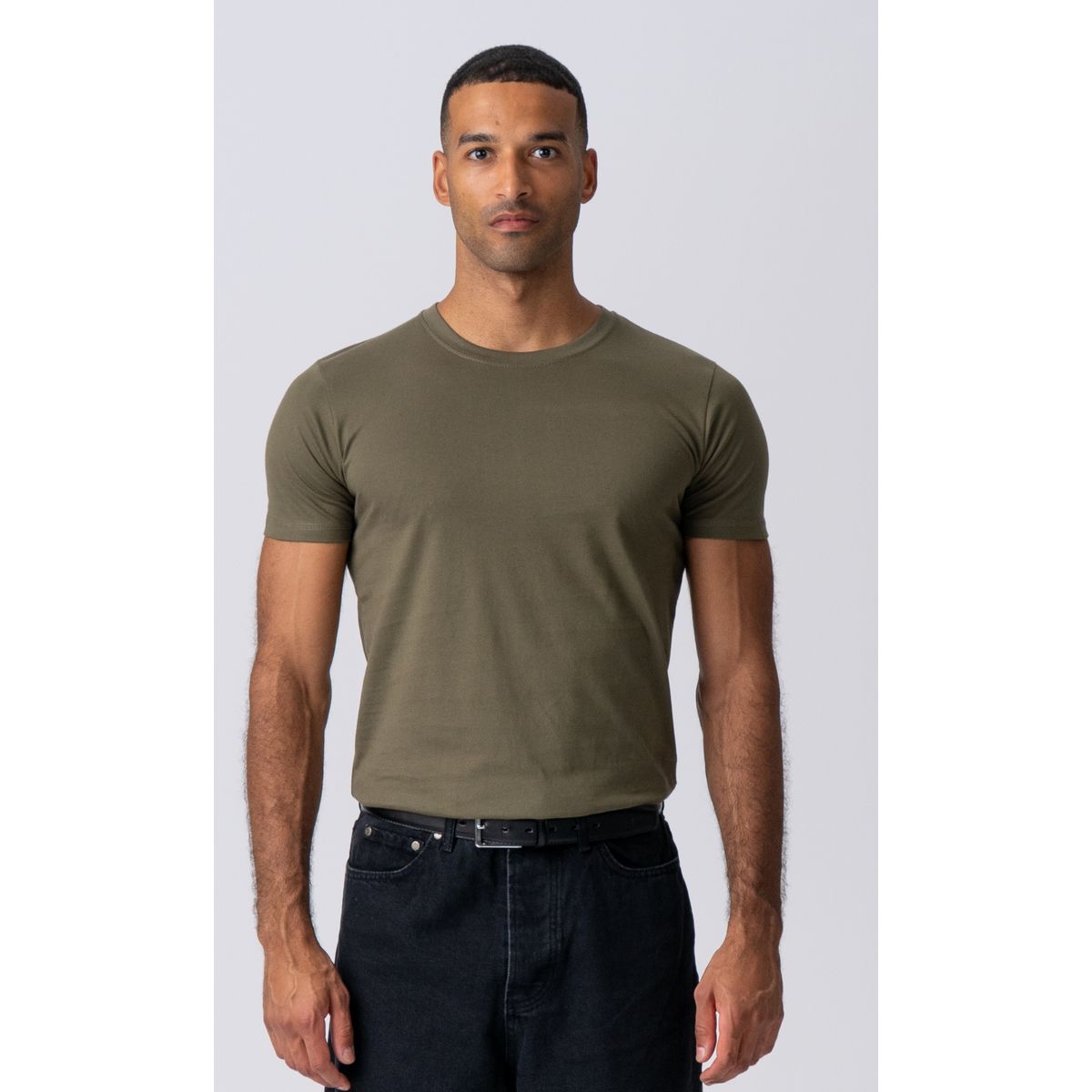 Figurbetontes T-Shirt mit Rundhalsausschnitt