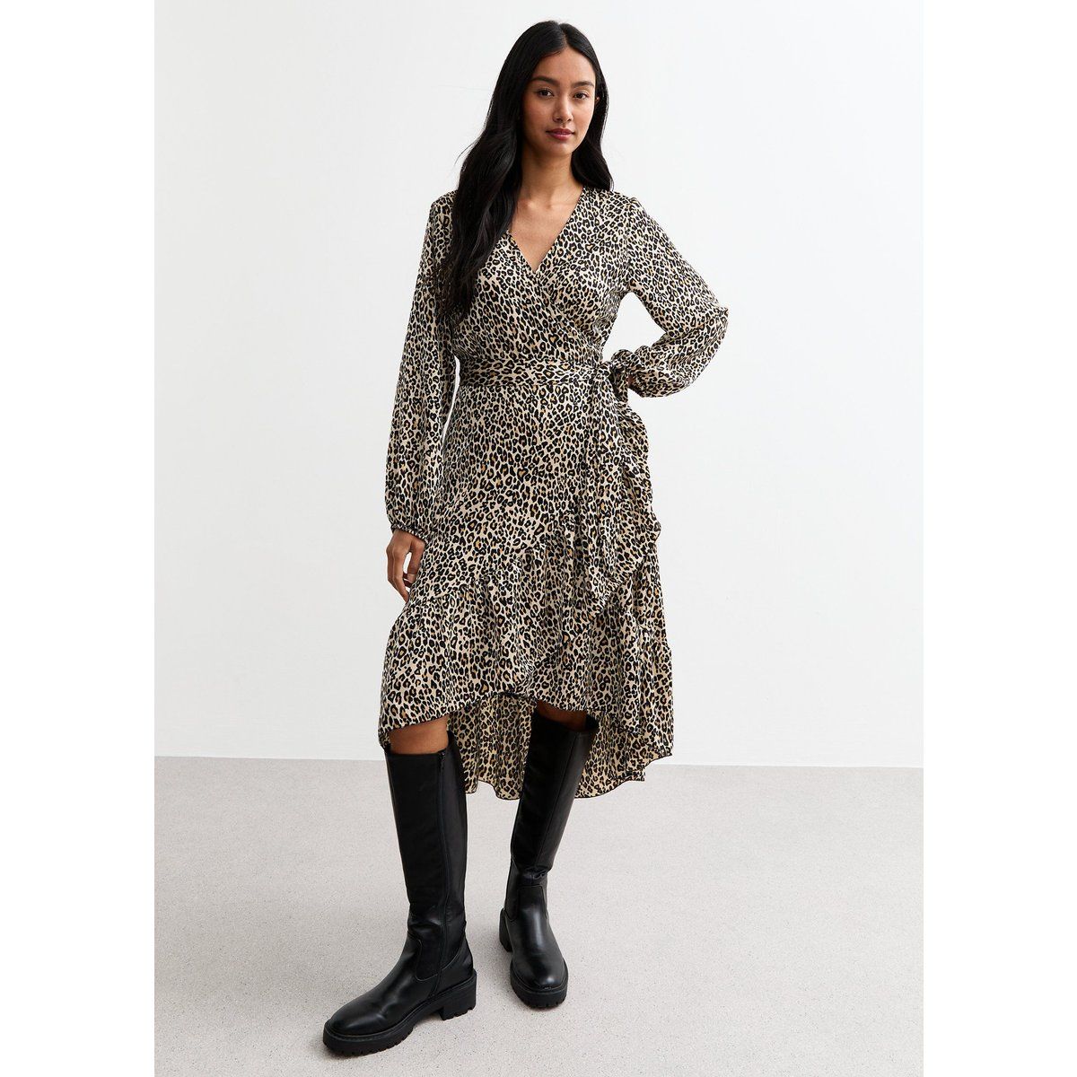 Mini-Wickelkleid mit Rüschen und Tiermotiv