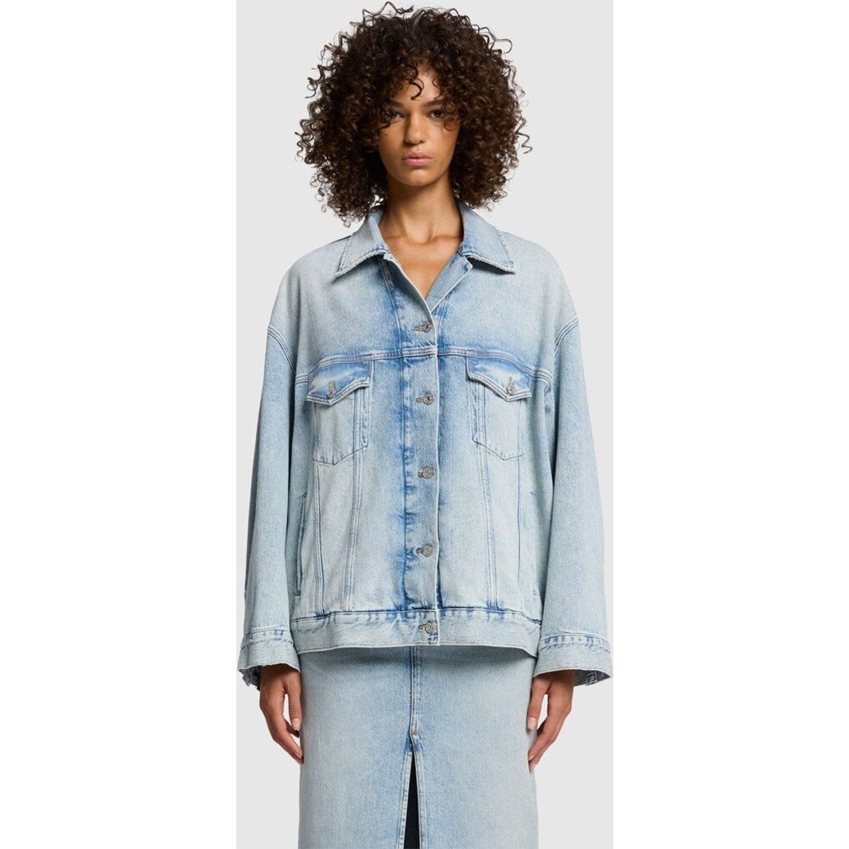 Übergroße Denim Trucker Jacke mit heller Waschung