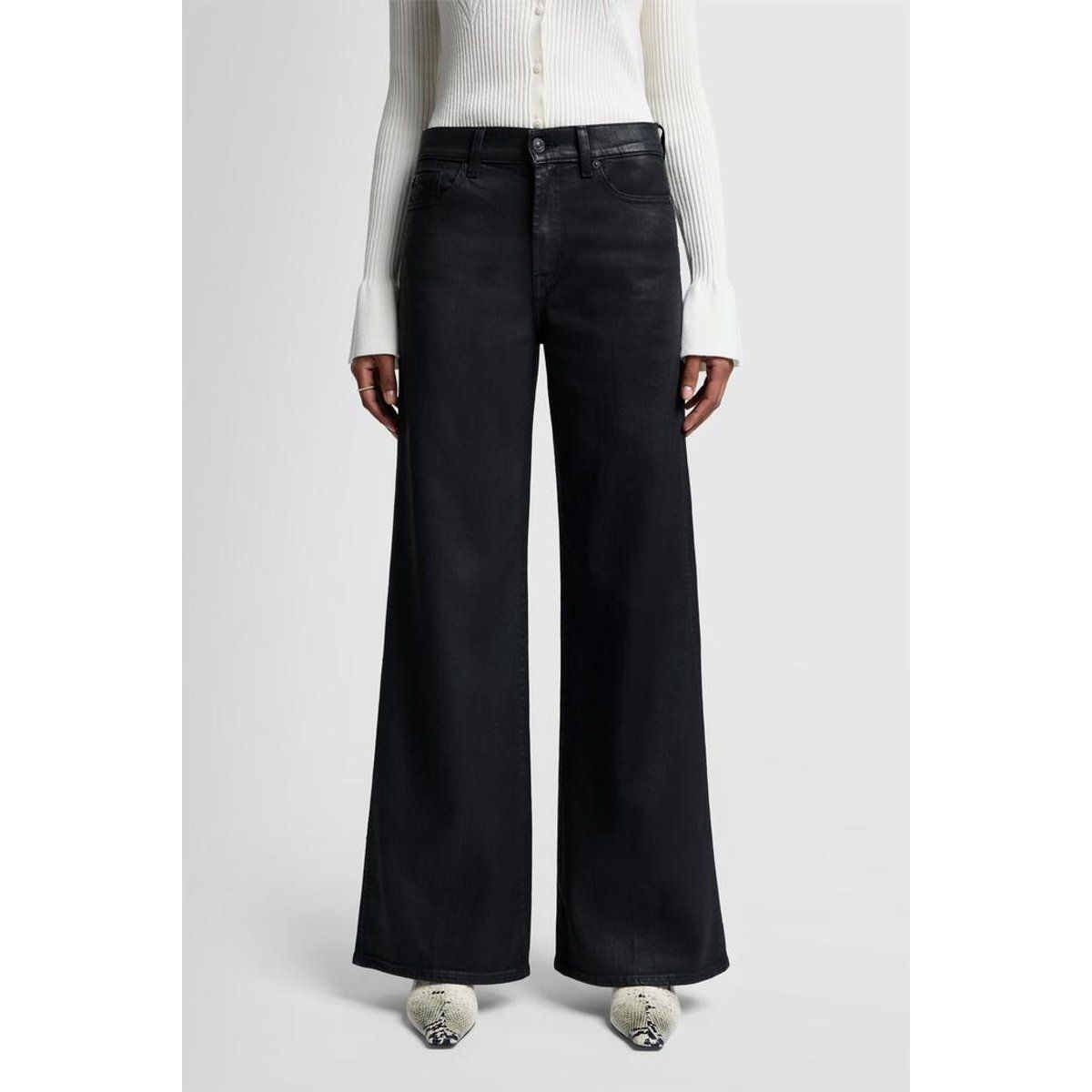 Hochgeschnittene Jeans mit weitem Bein