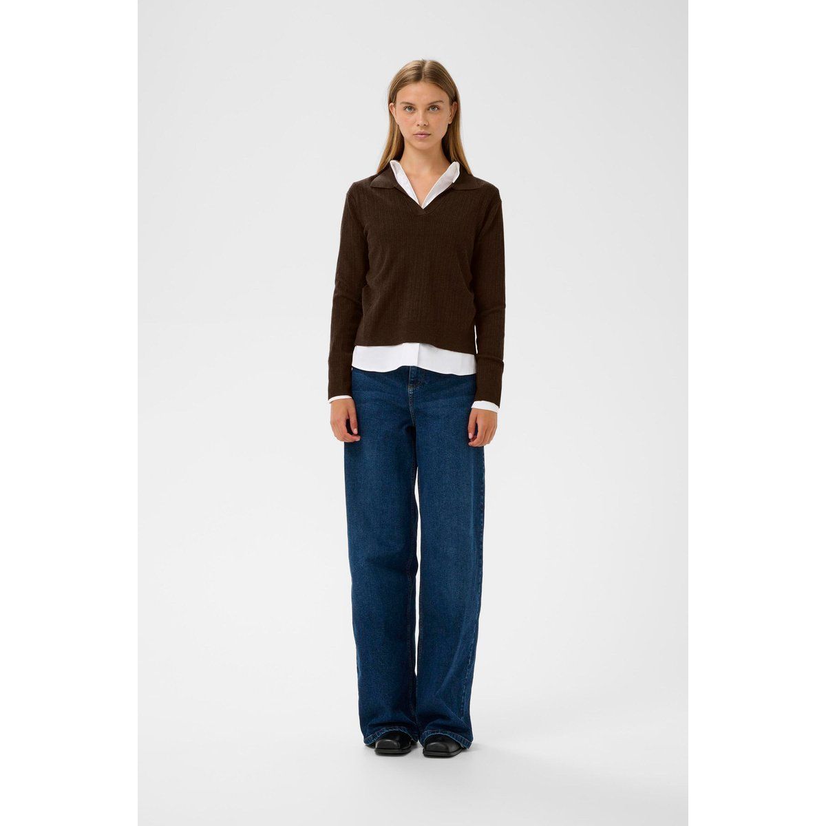 Brauner Rippstrick-Pullover mit V-Ausschnitt
