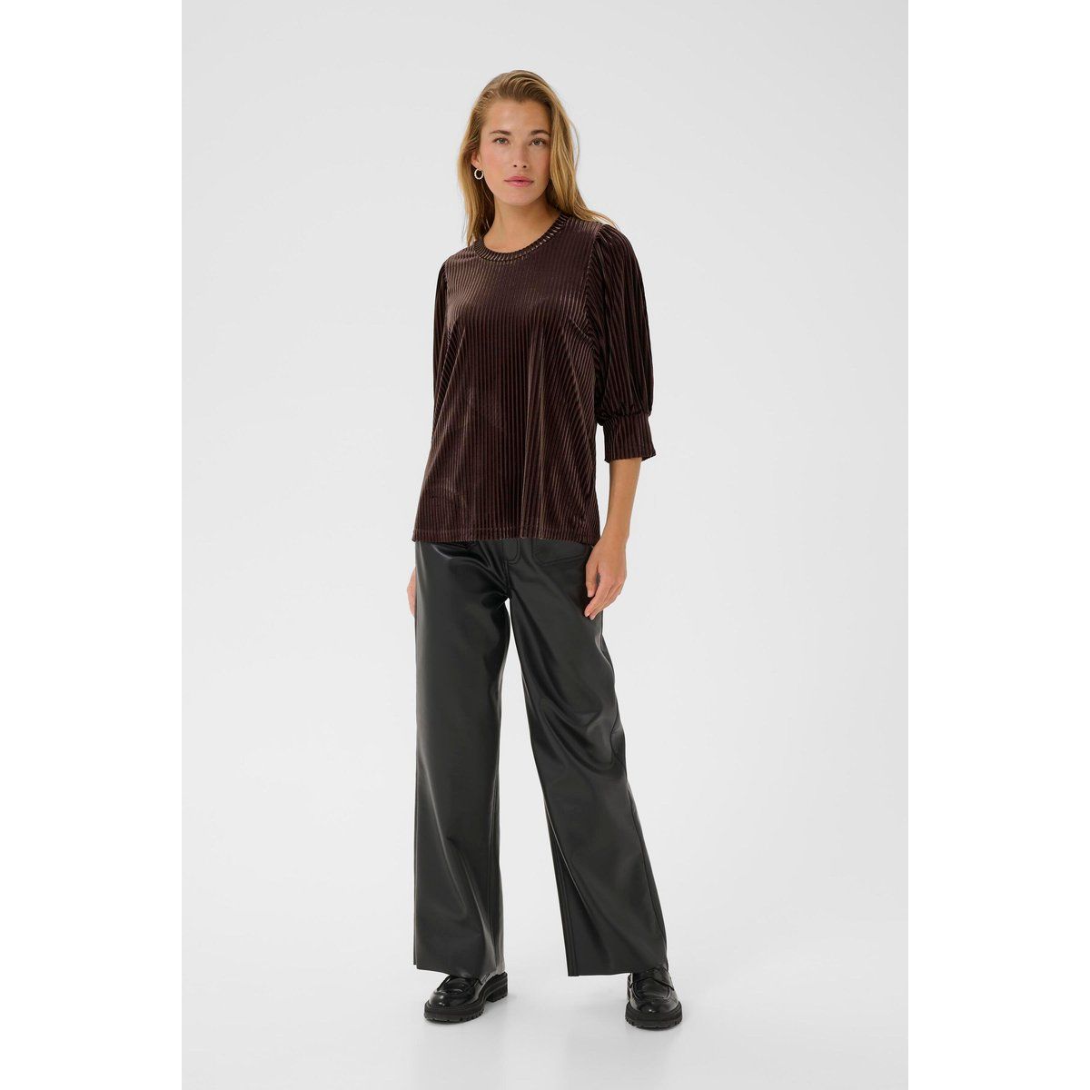 Lockere Bluse in Plissee-Samt-Optik