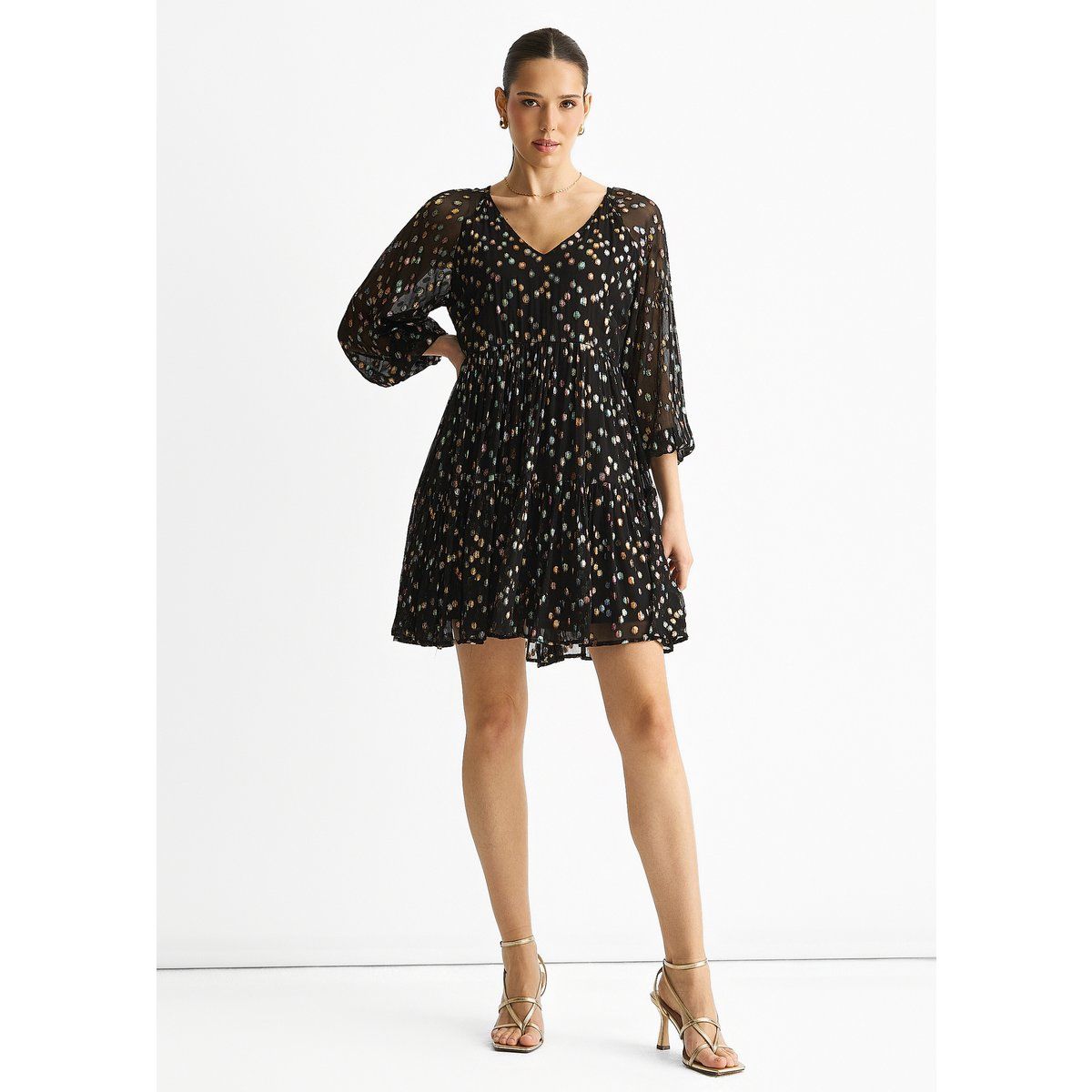 Verspieltes Mini-Punktkleid